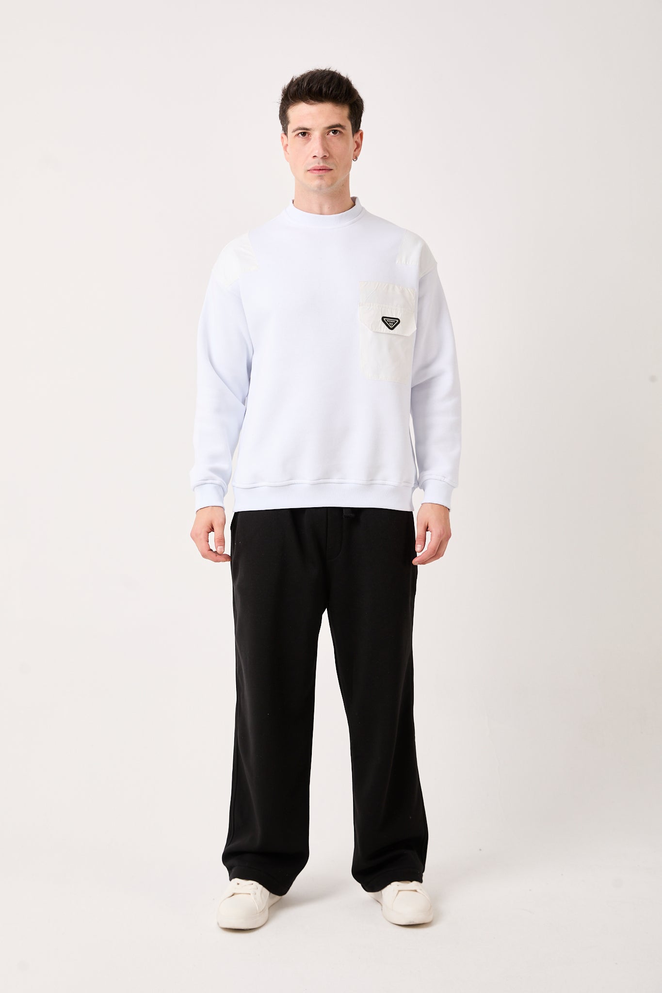 X-1002 Oversized Sweatshirt with Zipped Pocket – White | 3-Thread Brushed Fleece
