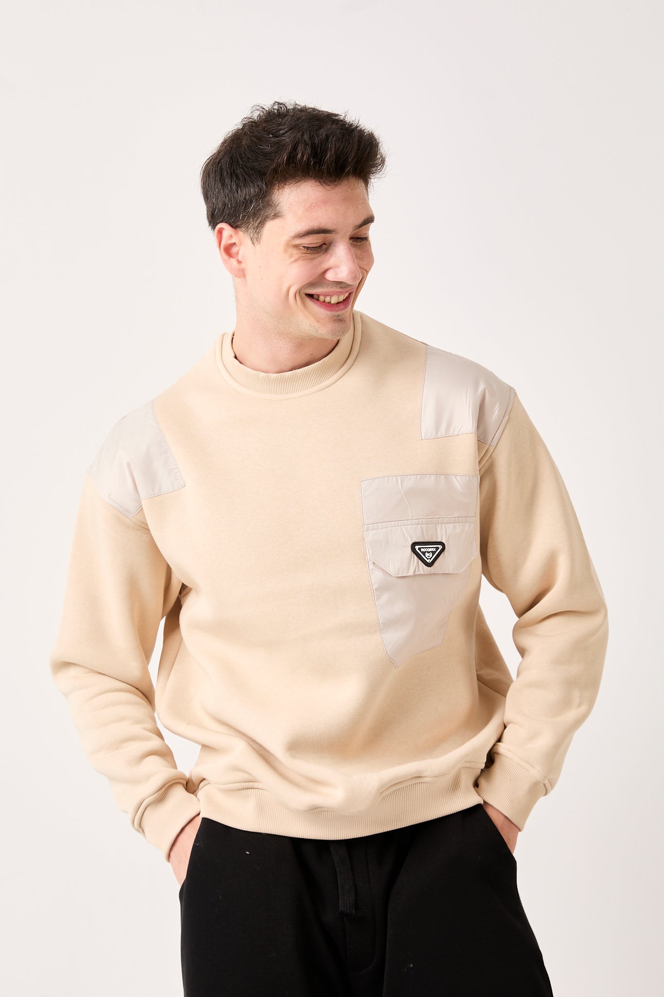 X-1004 Oversized Sweatshirt with Zipped Pocket – Beige | 3-Thread Brushed Fleece