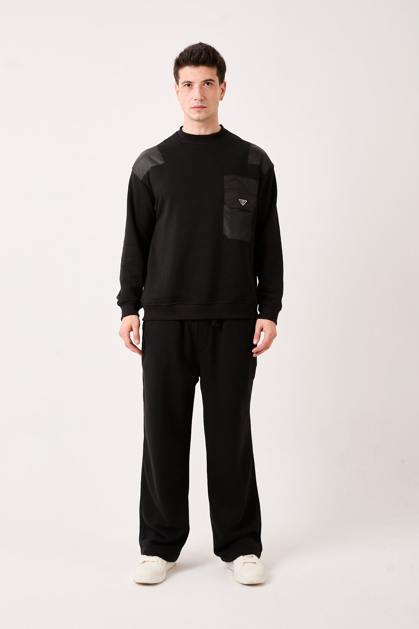 X-1005 Oversized Sweatshirt with Zipped Pocket – Black | 3-Thread Brushed Fleece
