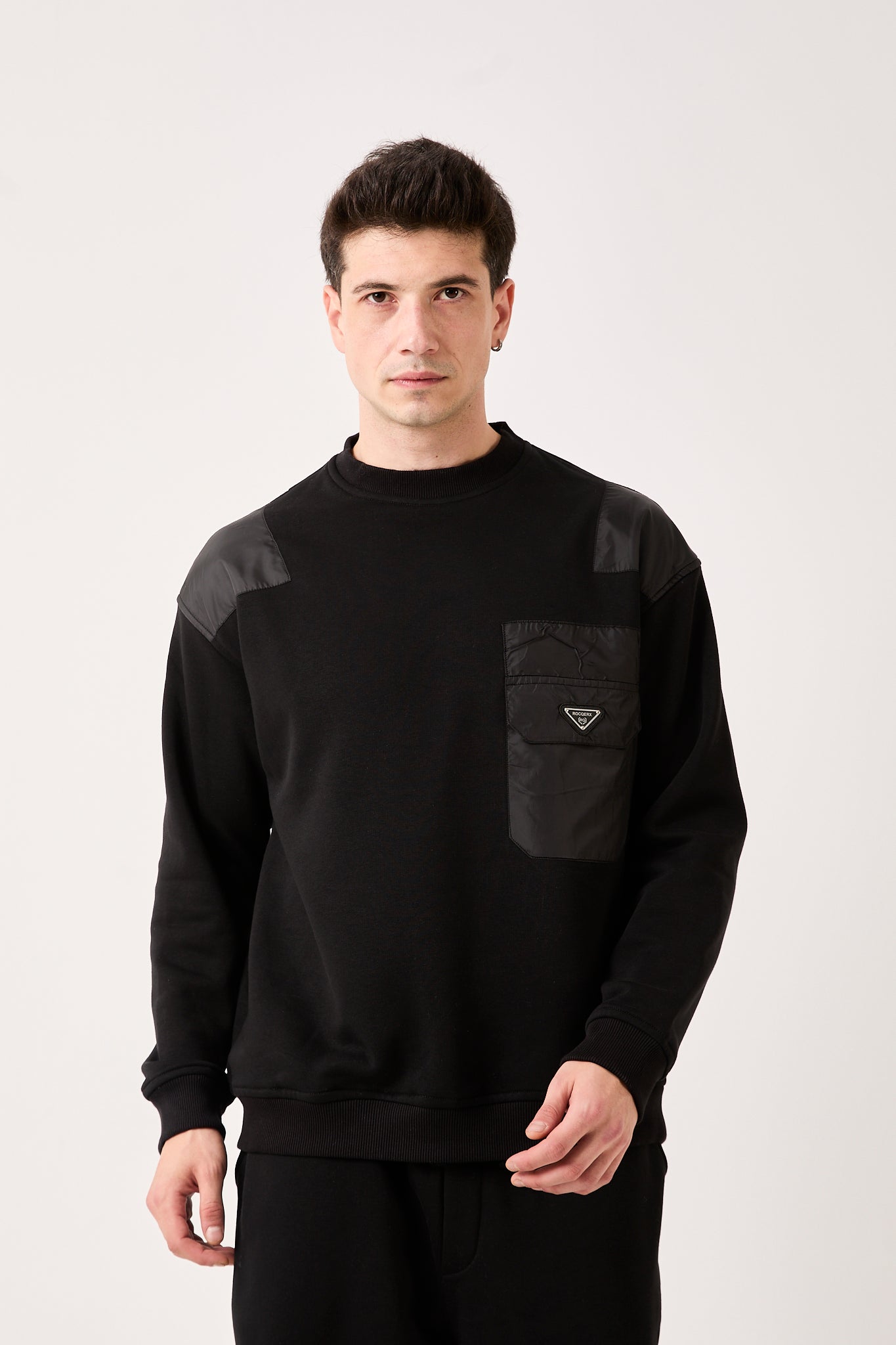 X-1005 Oversized Sweatshirt with Zipped Pocket – Black | 3-Thread Brushed Fleece