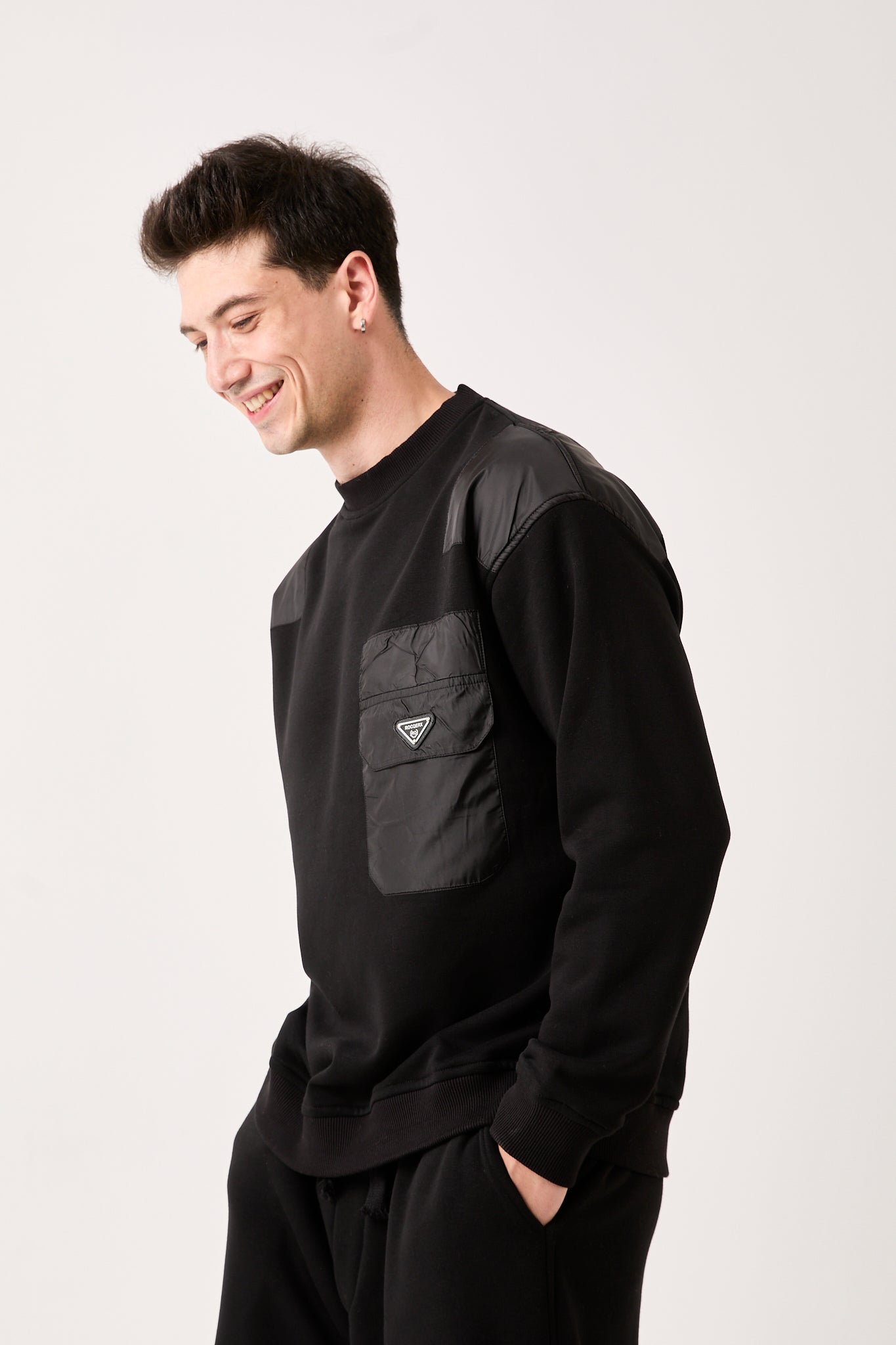 X-1005 Oversized Sweatshirt with Zipped Pocket – Black | 3-Thread Brushed Fleece