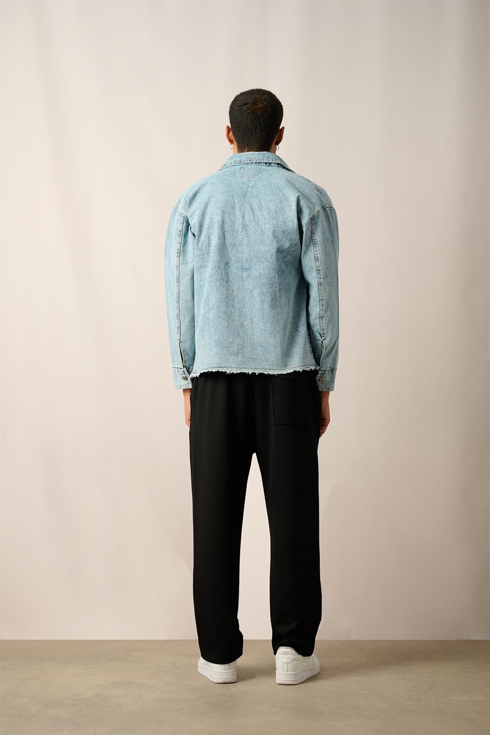 R-2457 Men’s Washed Denim Jacket with Flap Pockets