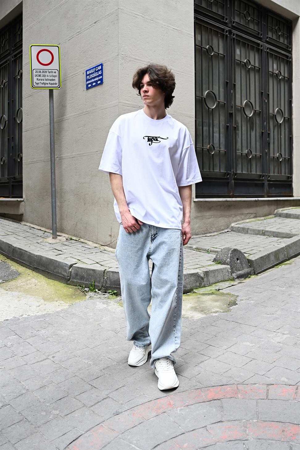 R-5804 Tupac Embroidered Suprem T-Shirt