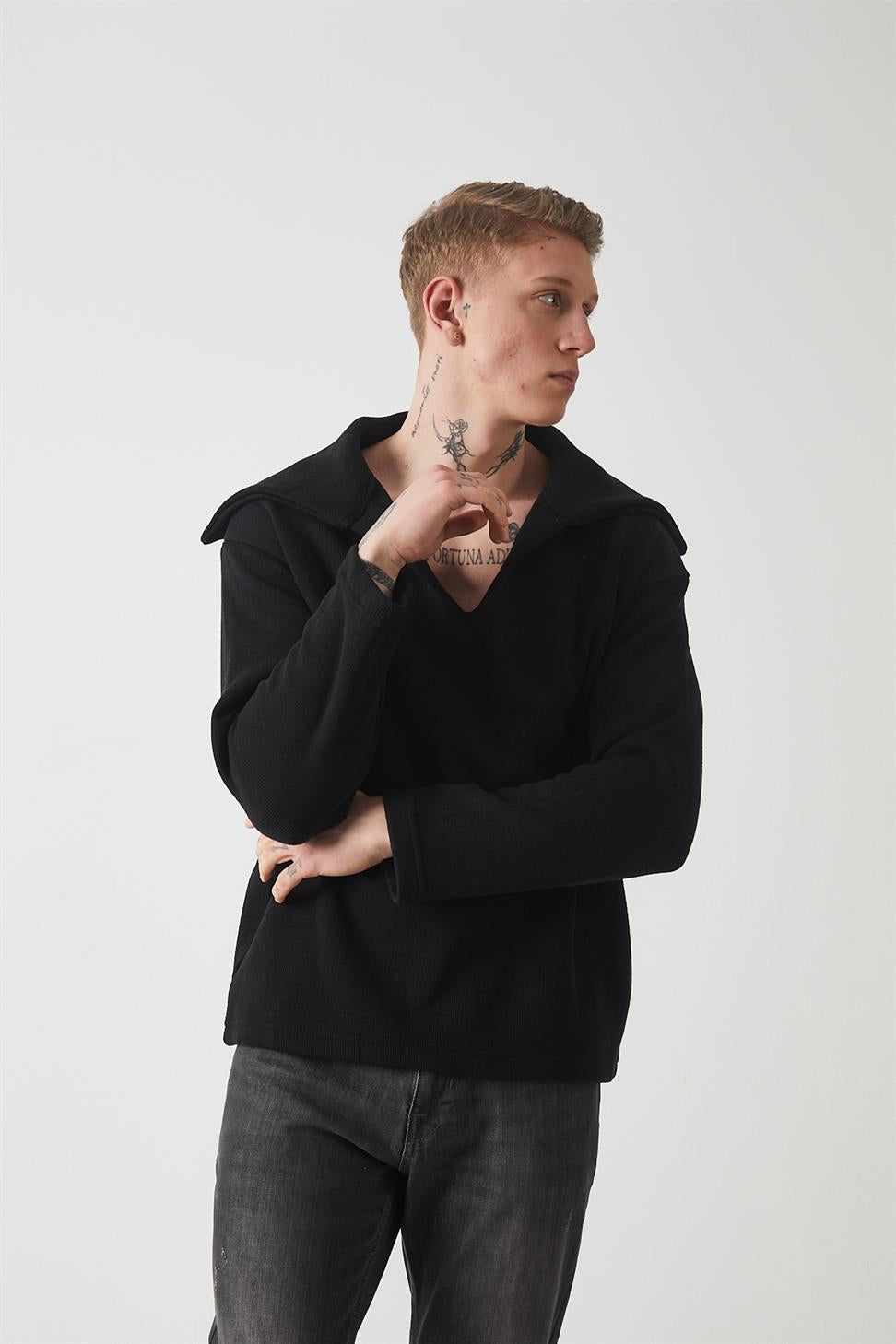 R-5850 Men’s Knitted Sweatshirt with Collar Detail – Black