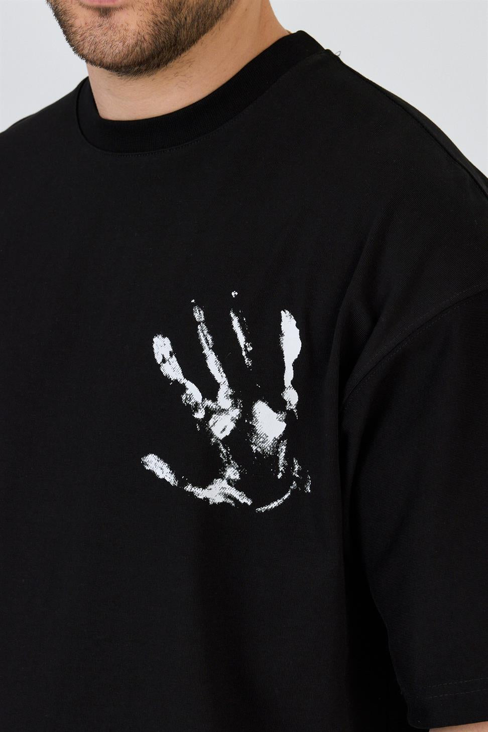 R-5863 R-5863 Men’s 100% Cotton Supima Jersey T-Shirt – Black Oversize with Front & Back Print Detail