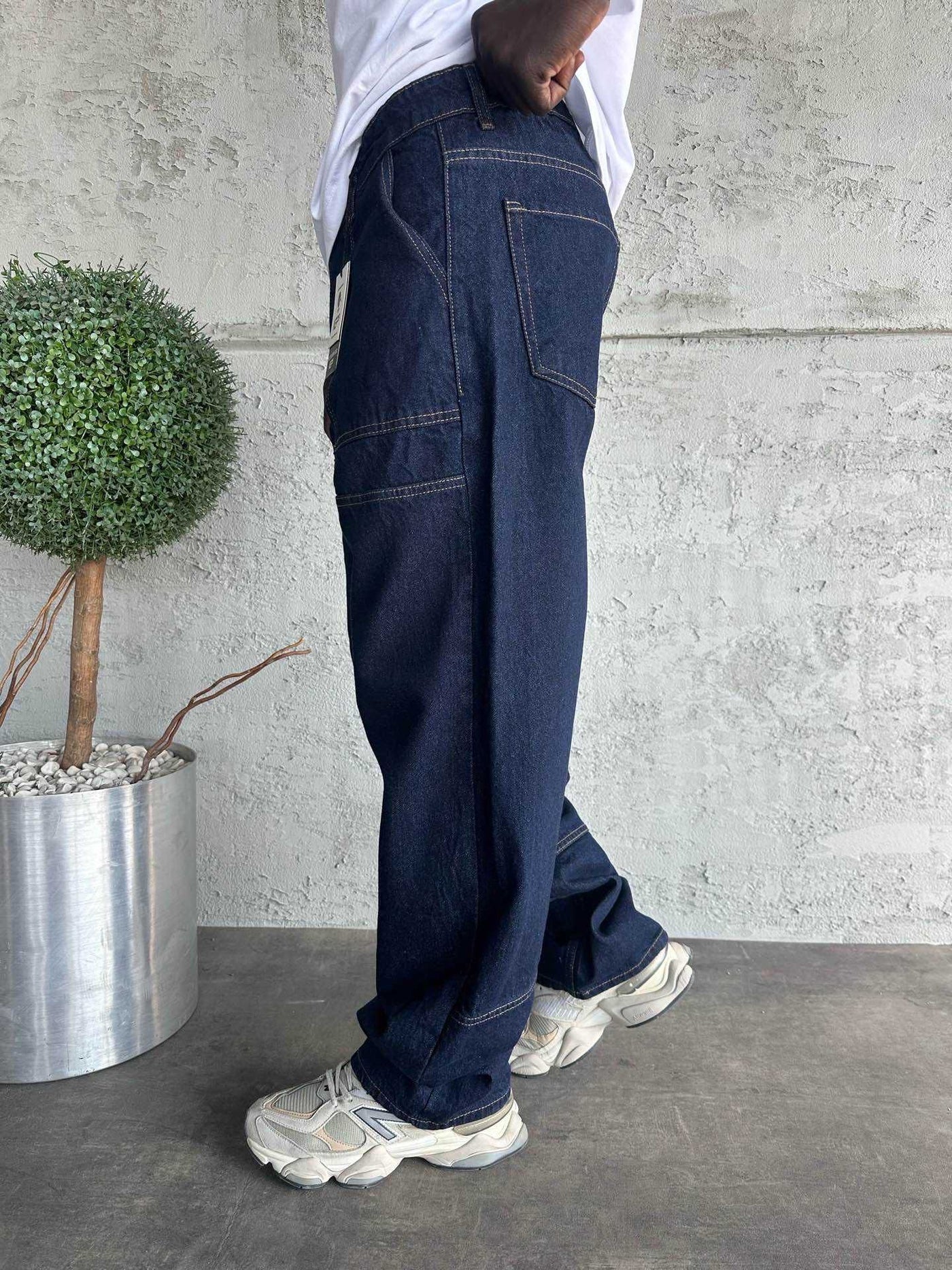 color:navy
