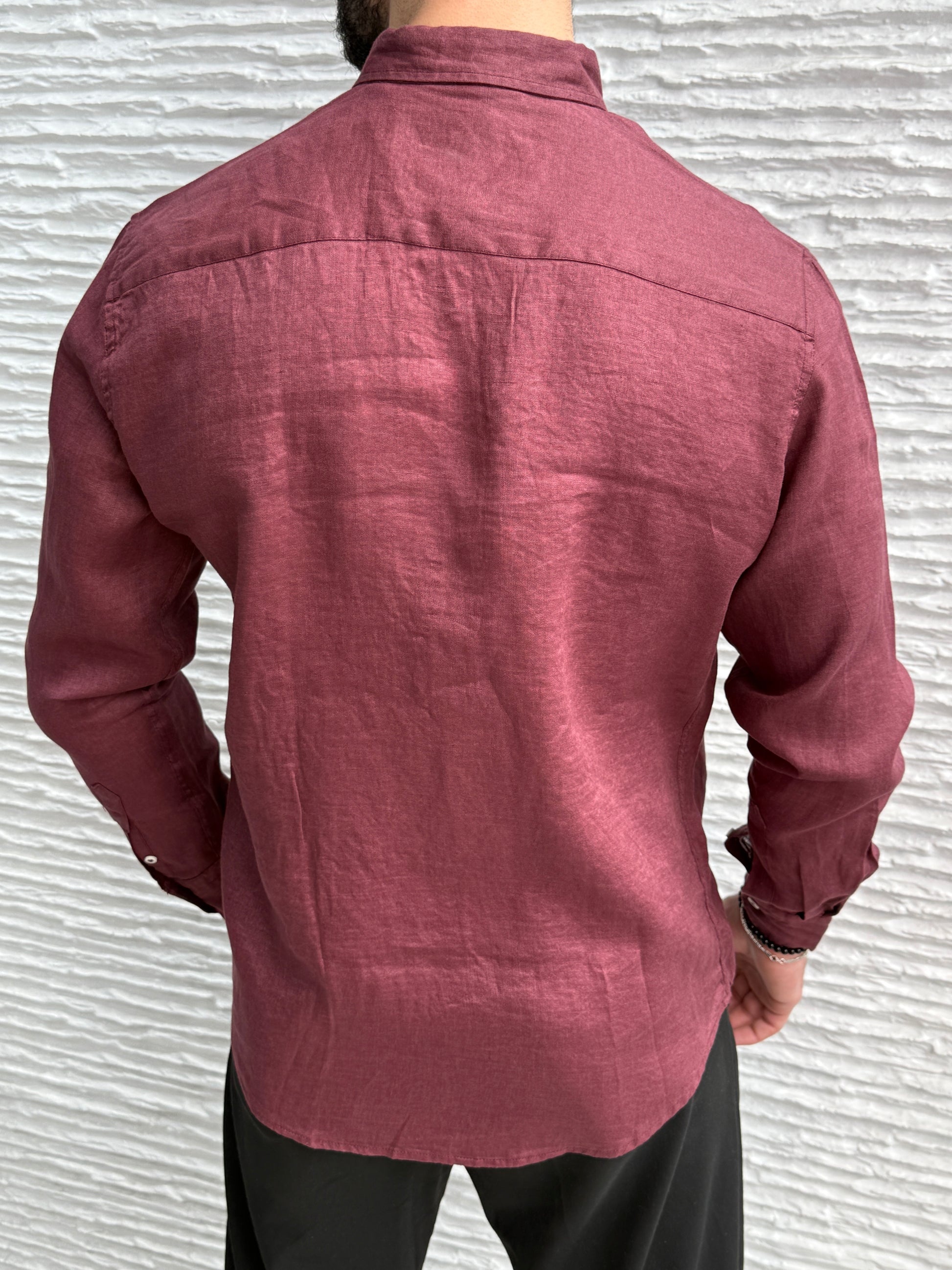 color:burgundy