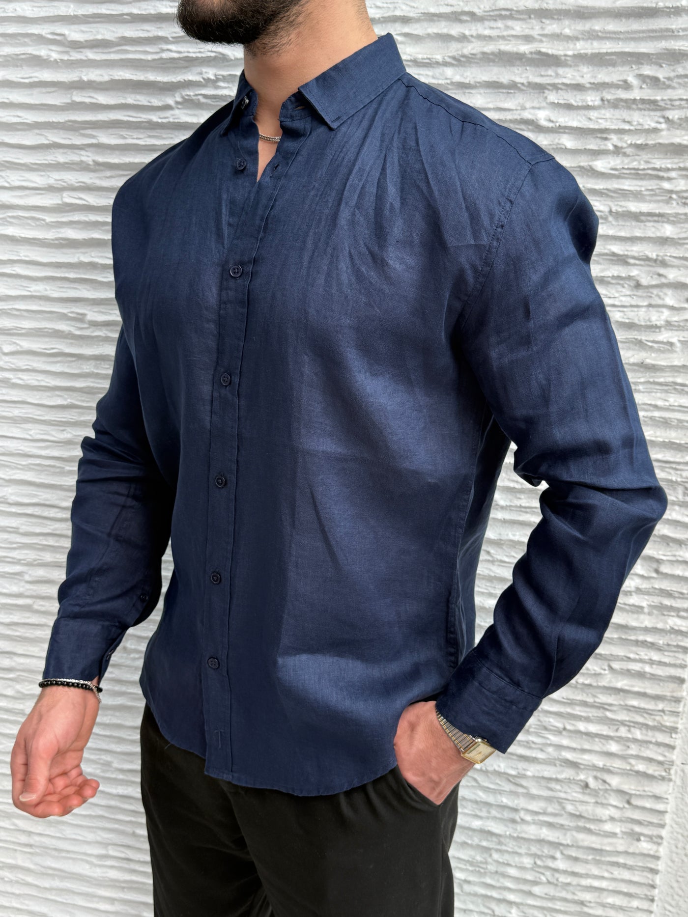 color:navy