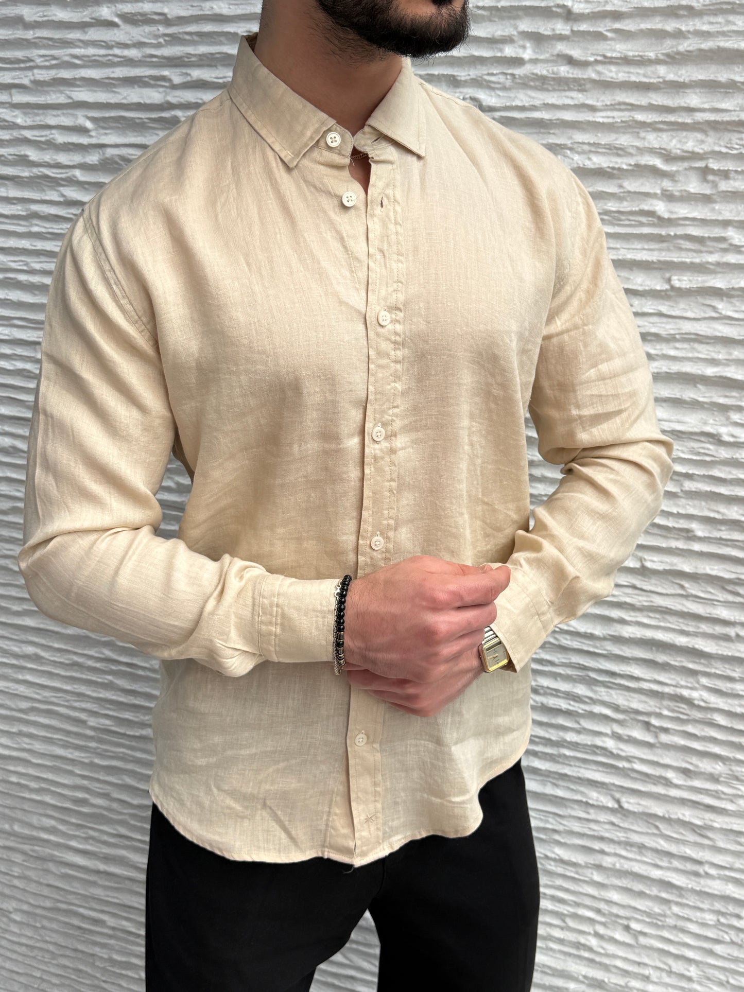 color:beige
