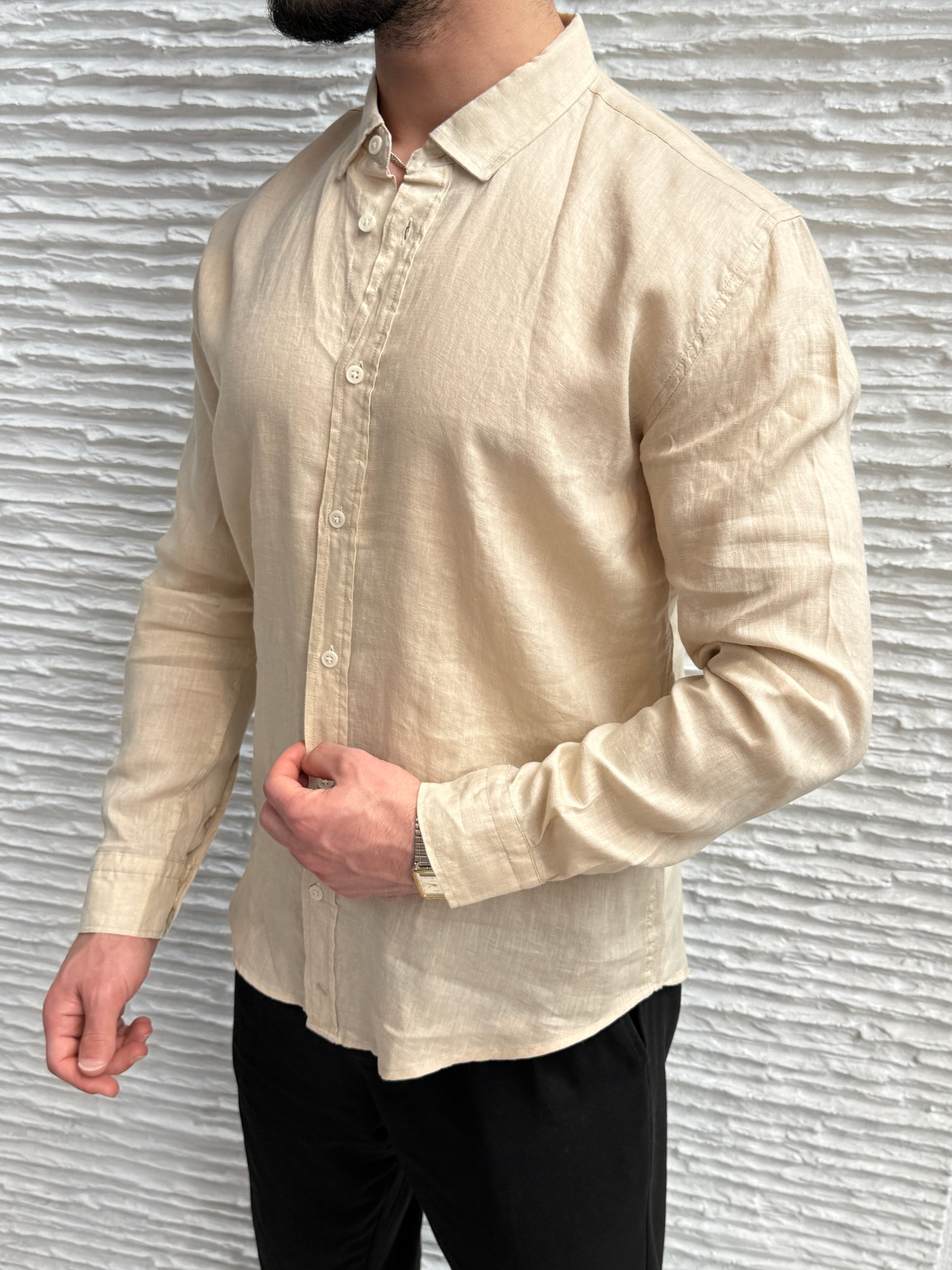 color:beige