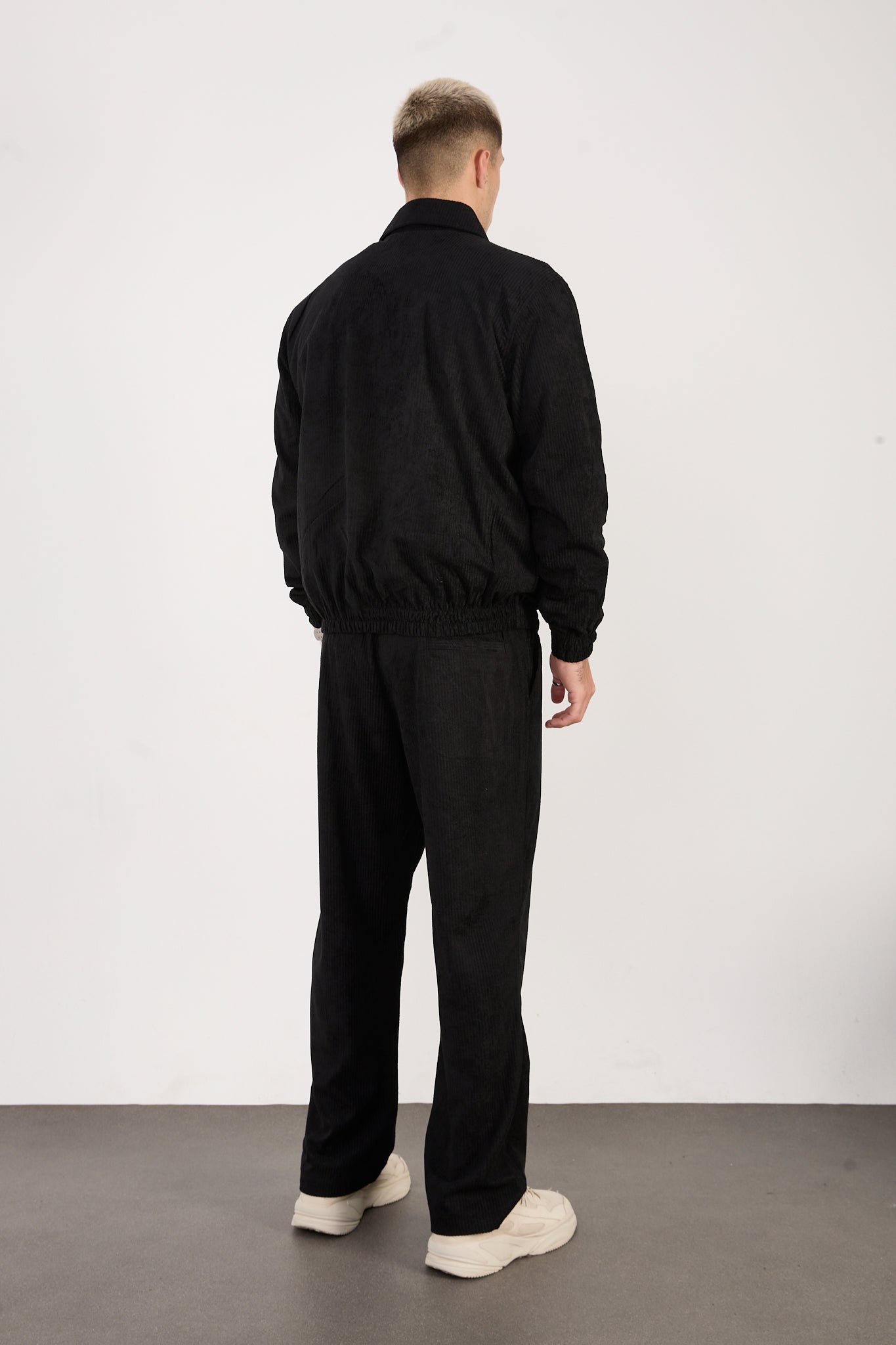 X-2037 Men’s Velour Zip Jacket & Matching Trousers Set – Black