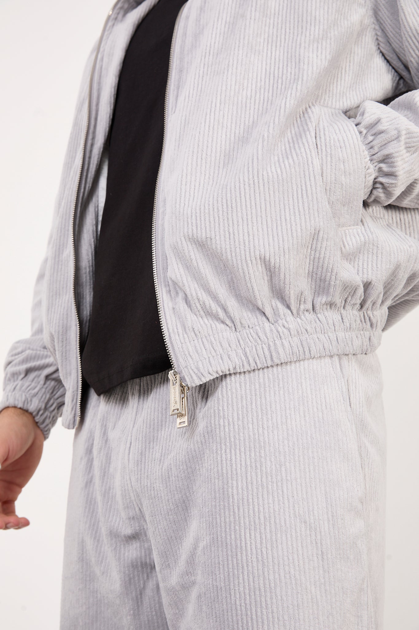 X-2037 Men’s Velour Zip Jacket & Matching Trousers Set – Light Grey