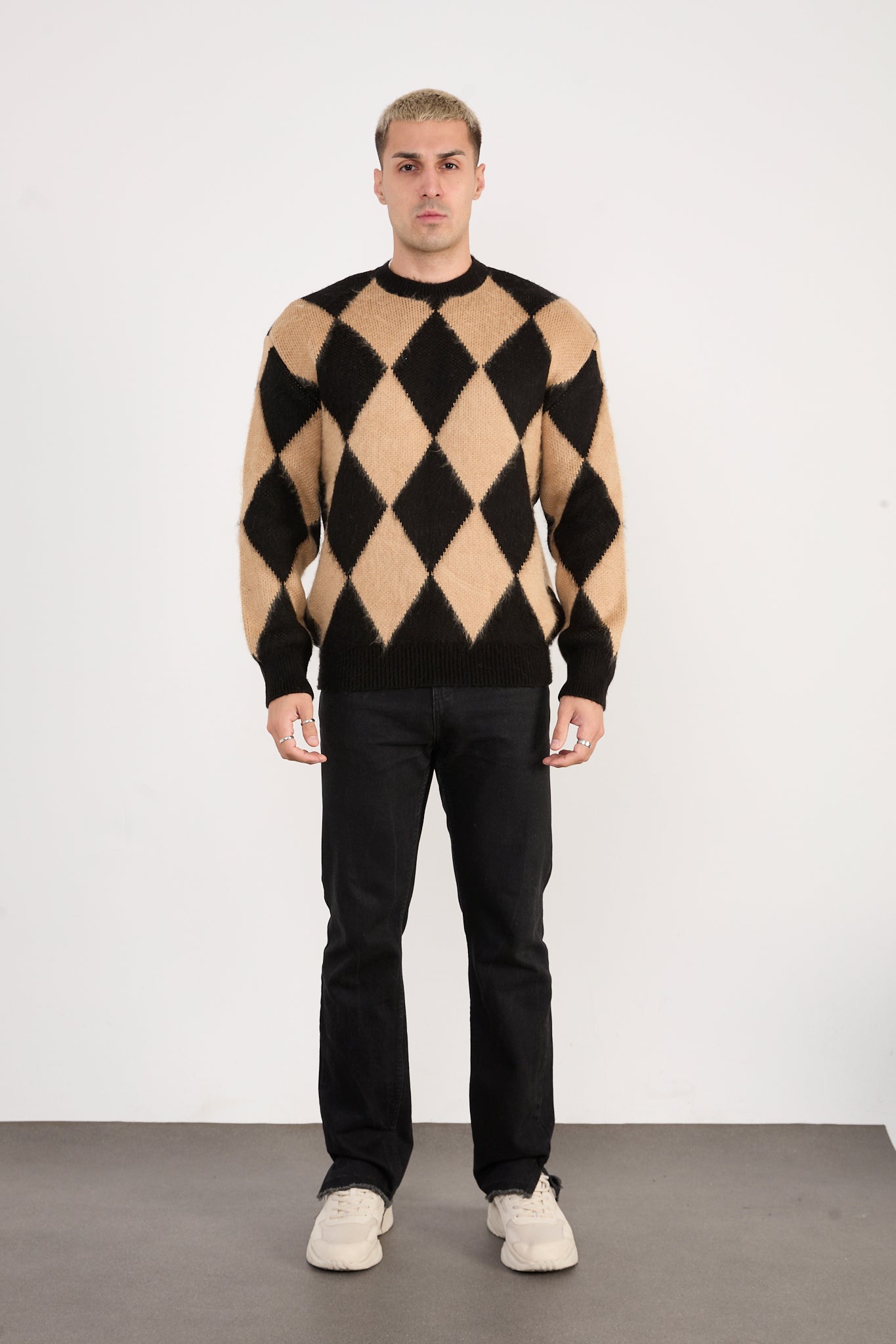 X-5008 Men’s Argyle Knit Sweater – Beige & Black