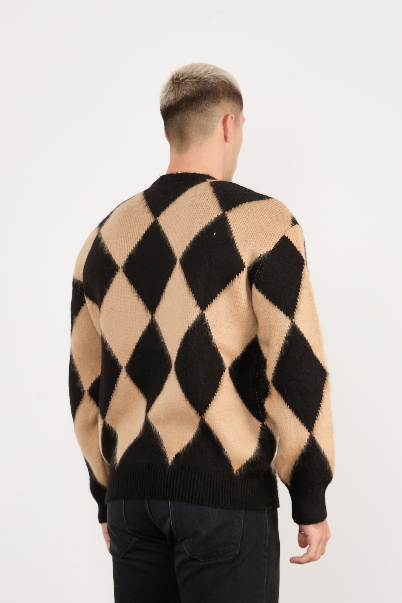 X-5008 Men’s Argyle Knit Sweater – Beige & Black