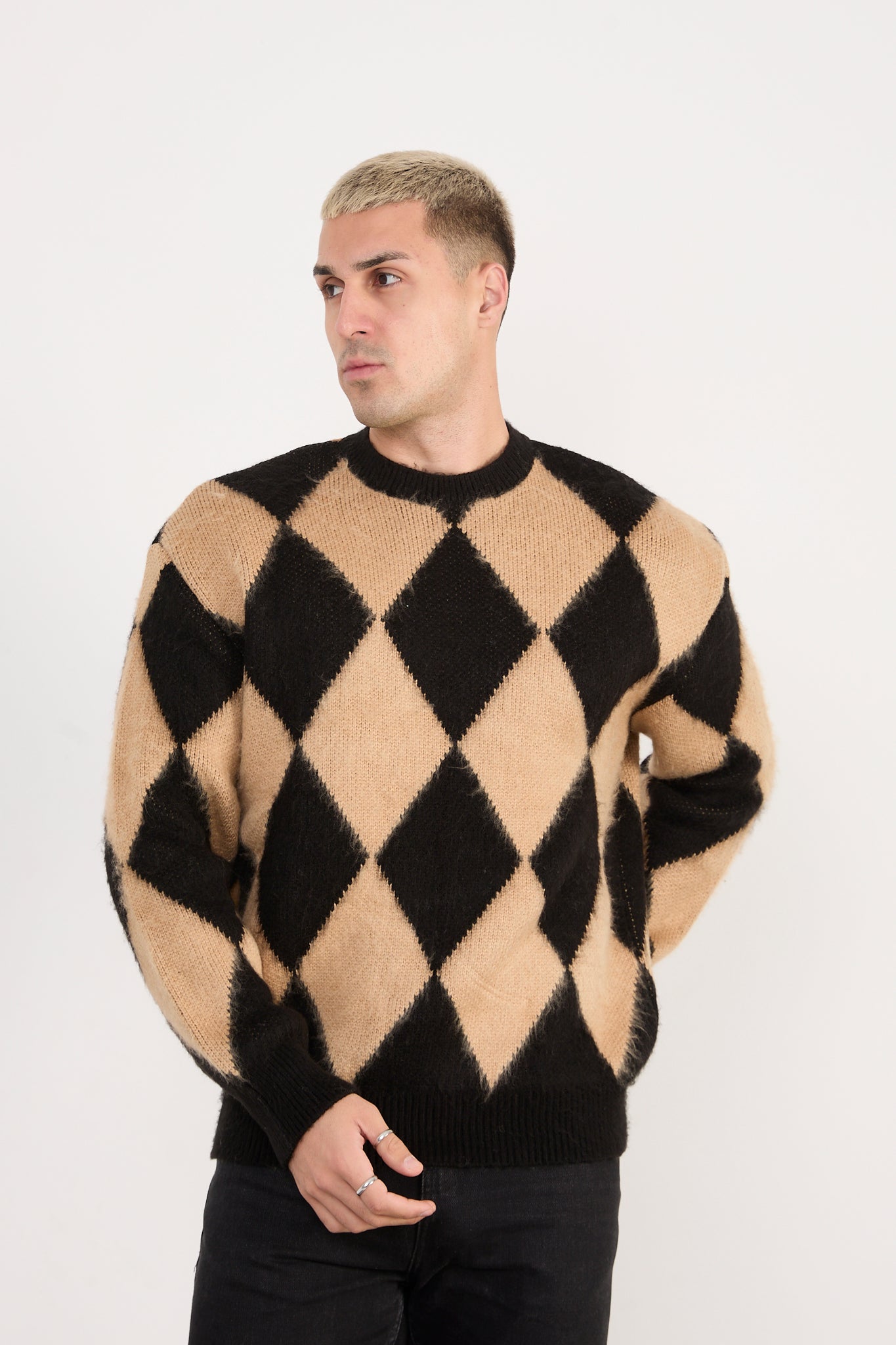 X-5008 Men’s Argyle Knit Sweater – Beige & Black