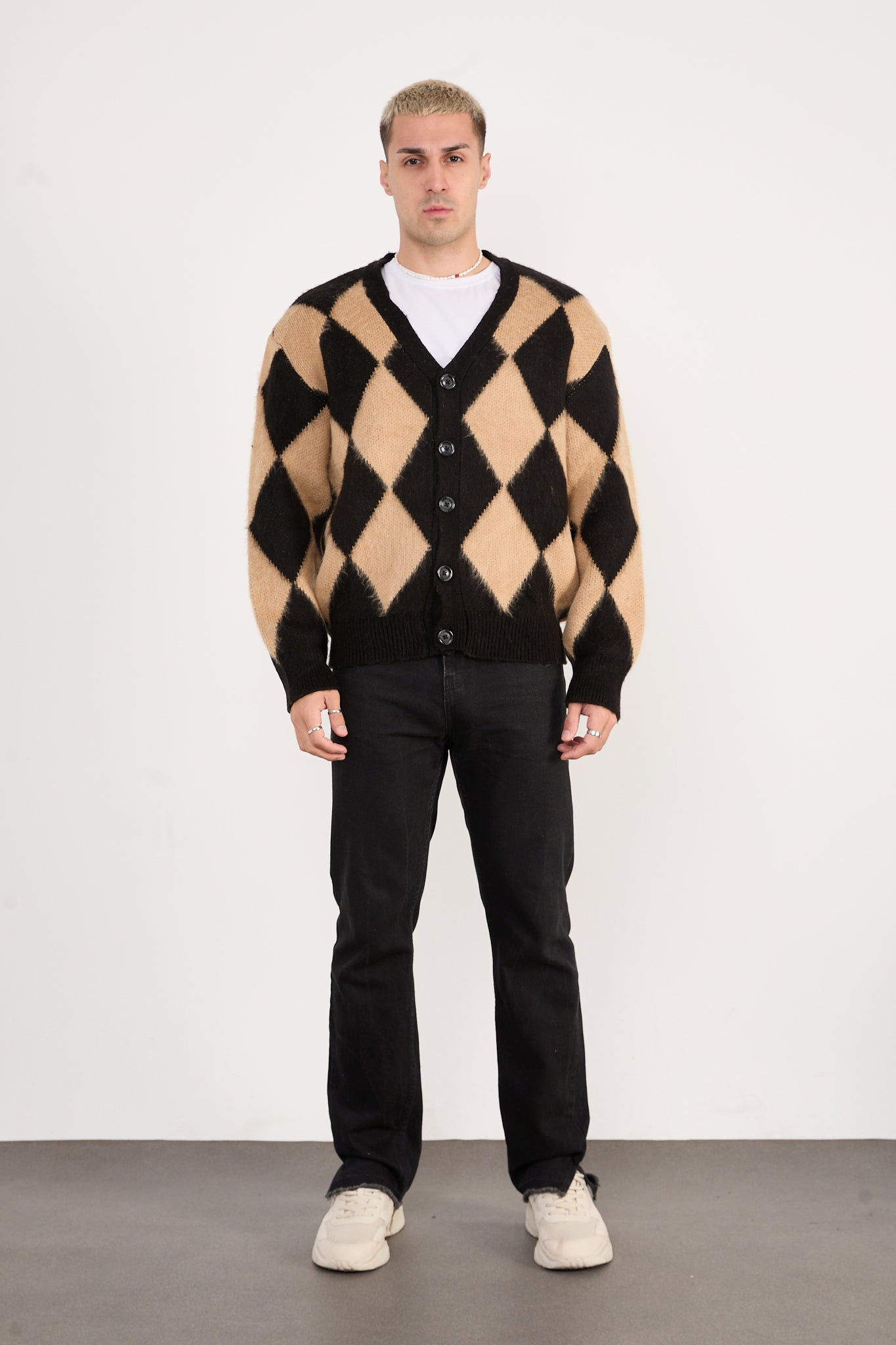 X-5007 Men’s Argyle Knit Cardigan – Beige & Black
