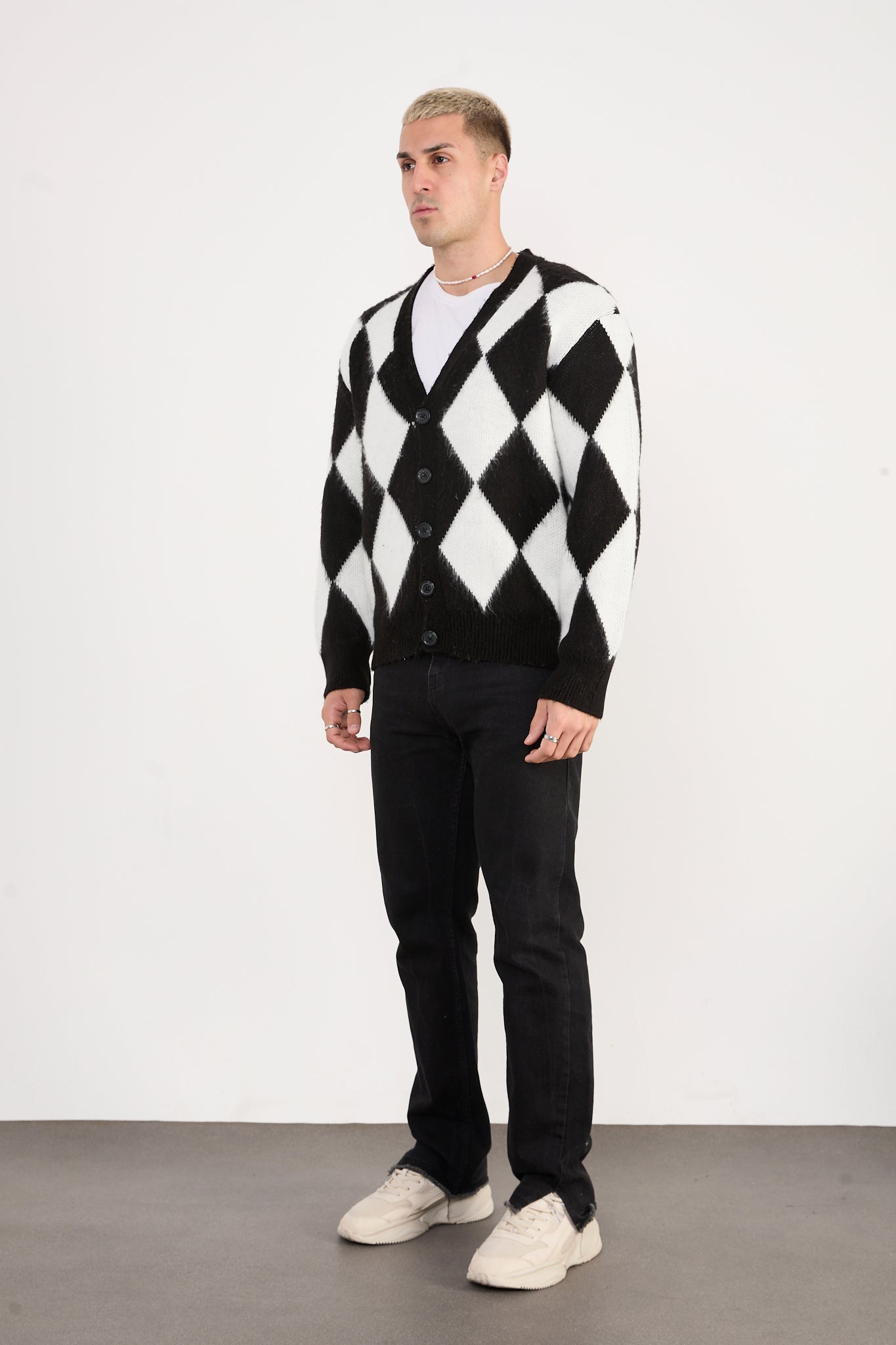 X-5007 Men’s Argyle Knit Cardigan – Black & White