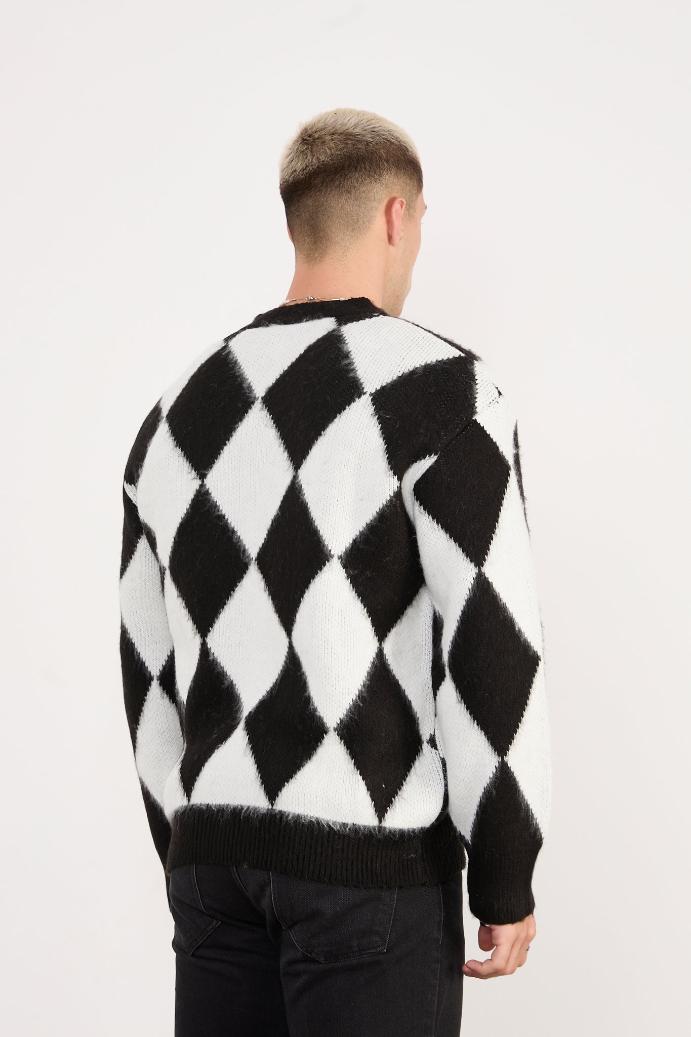 X-5007 Men’s Argyle Knit Cardigan – Black & White