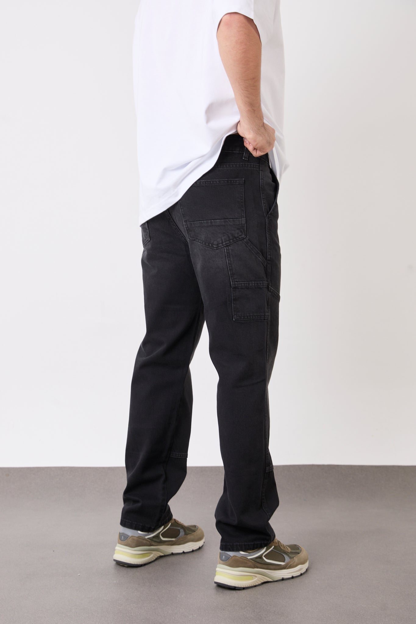 T-3009-2 Men’s Black Utility Pocket Jeans – Relaxed Straight Fit