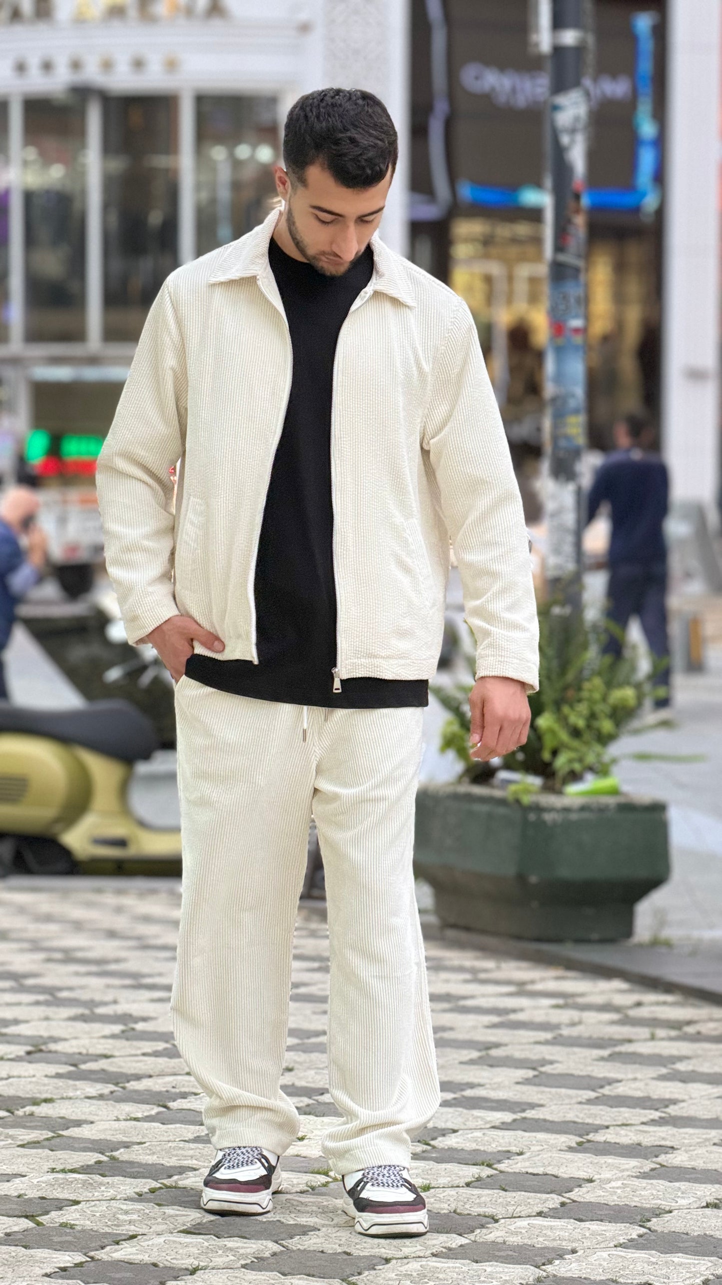 X-3002 Unisex Off-White Velvet Tracksuit – Premium Zip-Up Jacket & Trousers Set