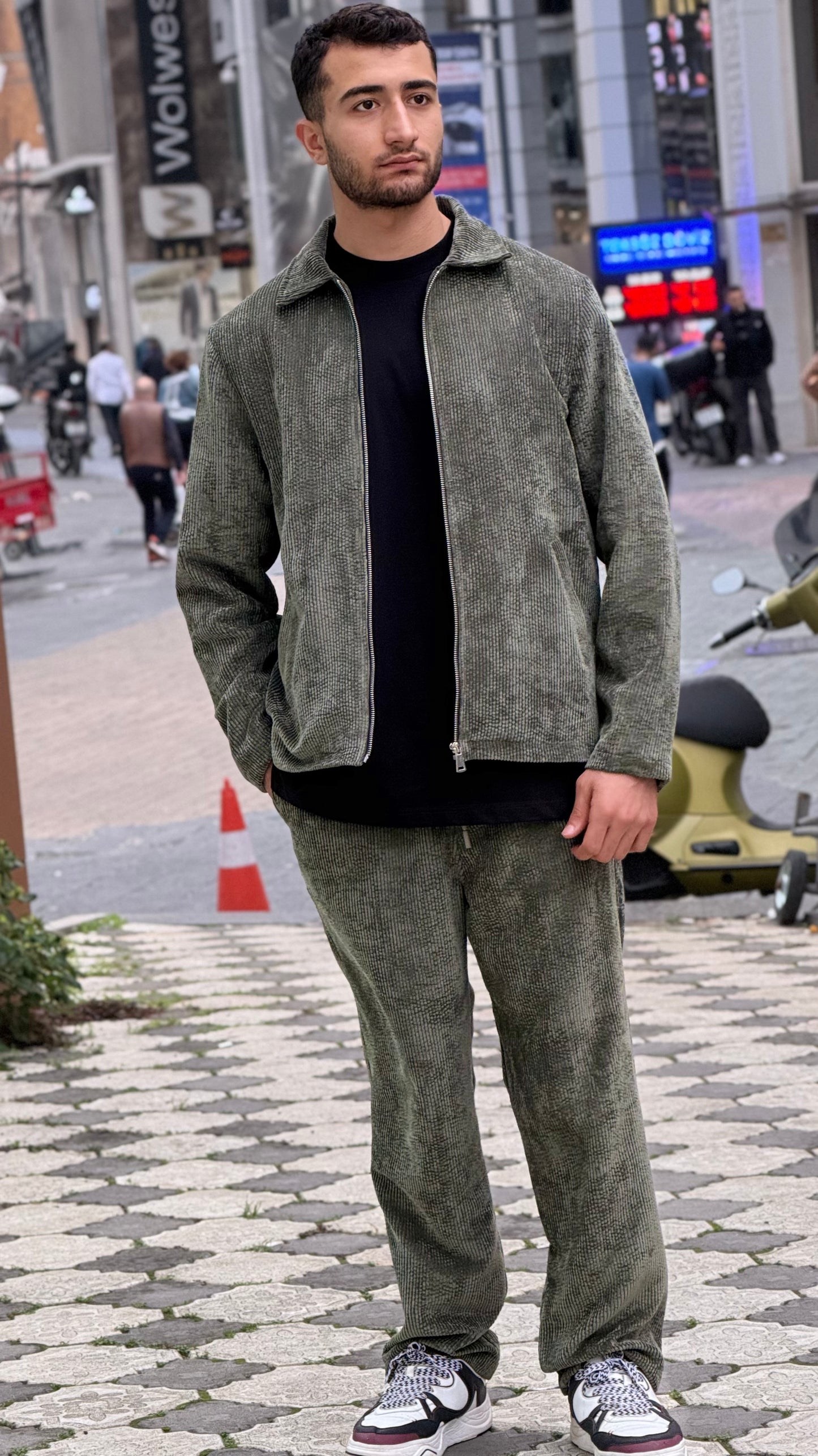 X-3002 Unisex Olive Green Velvet Tracksuit – Premium Zip-Up Jacket & Trousers Set