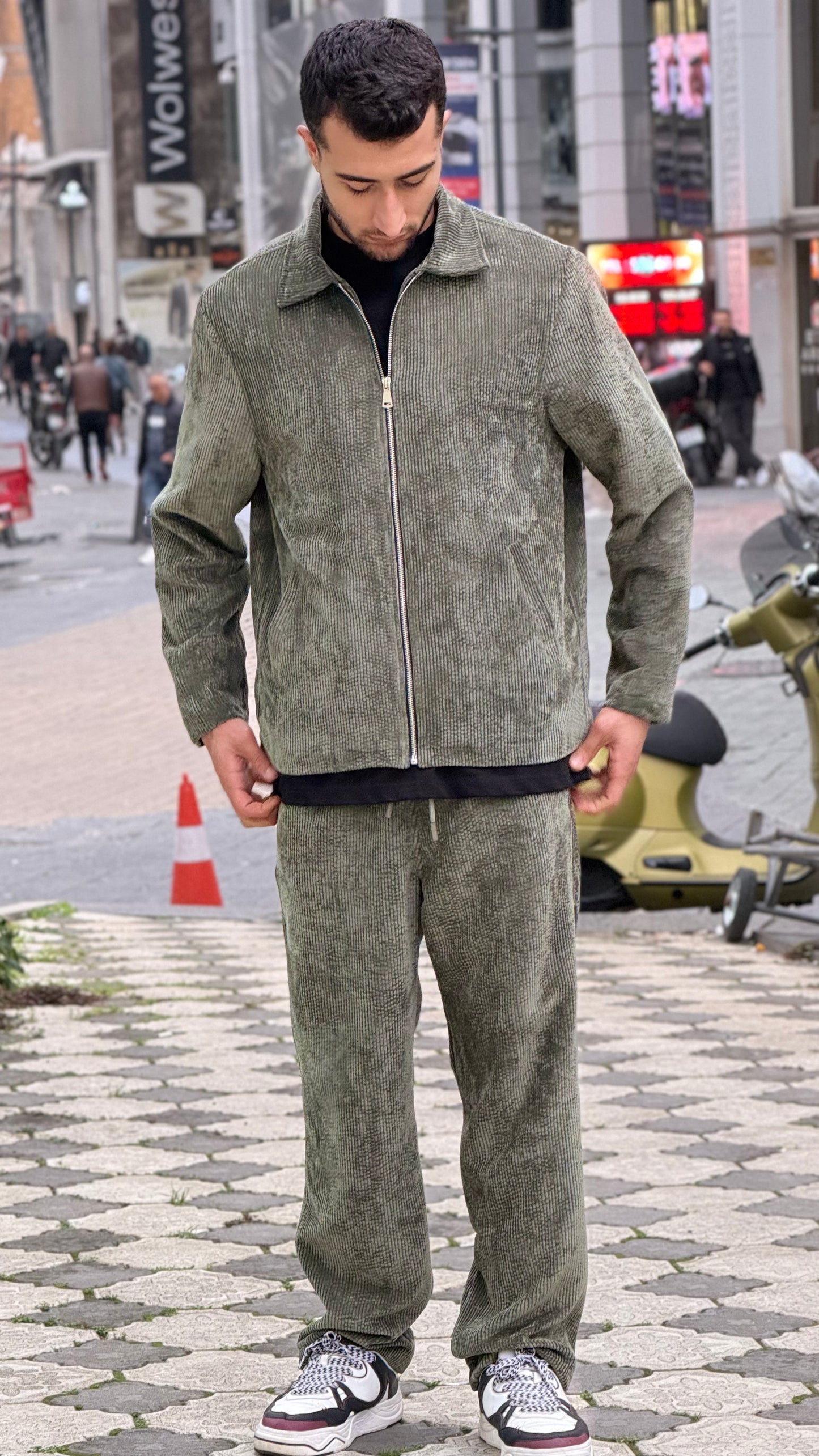 X-3002 Unisex Olive Green Velvet Tracksuit – Premium Zip-Up Jacket & Trousers Set