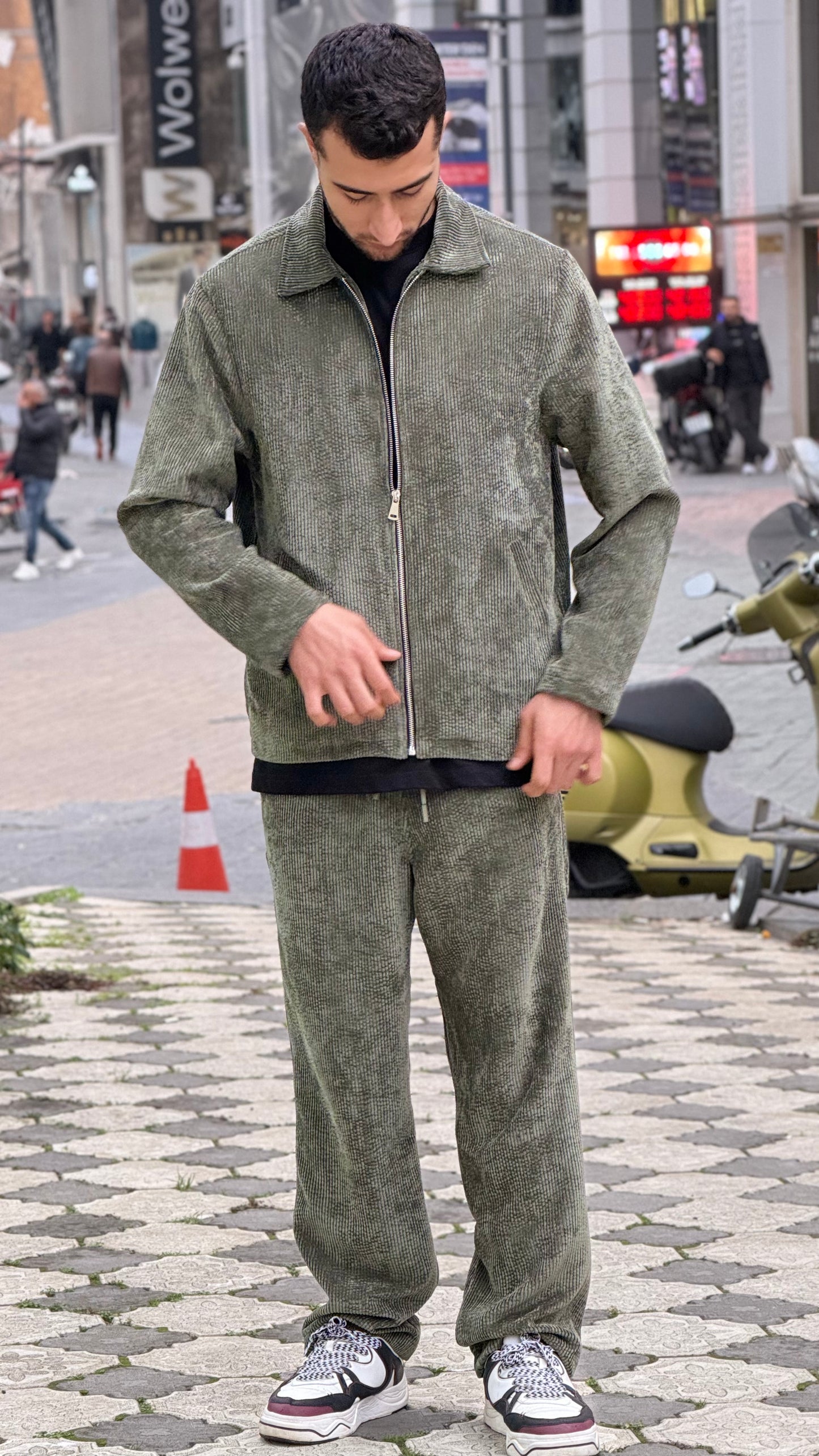 X-3002 Unisex Olive Green Velvet Tracksuit – Premium Zip-Up Jacket & Trousers Set