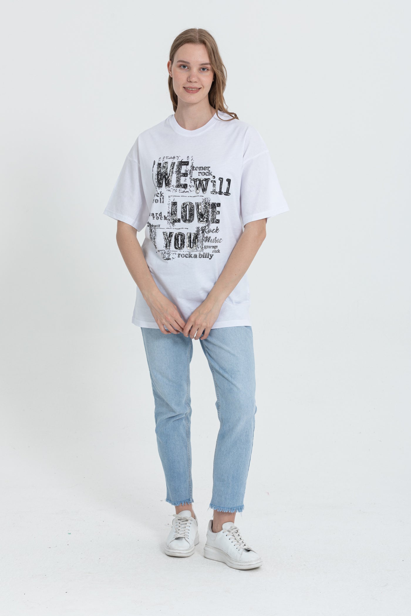 color:white