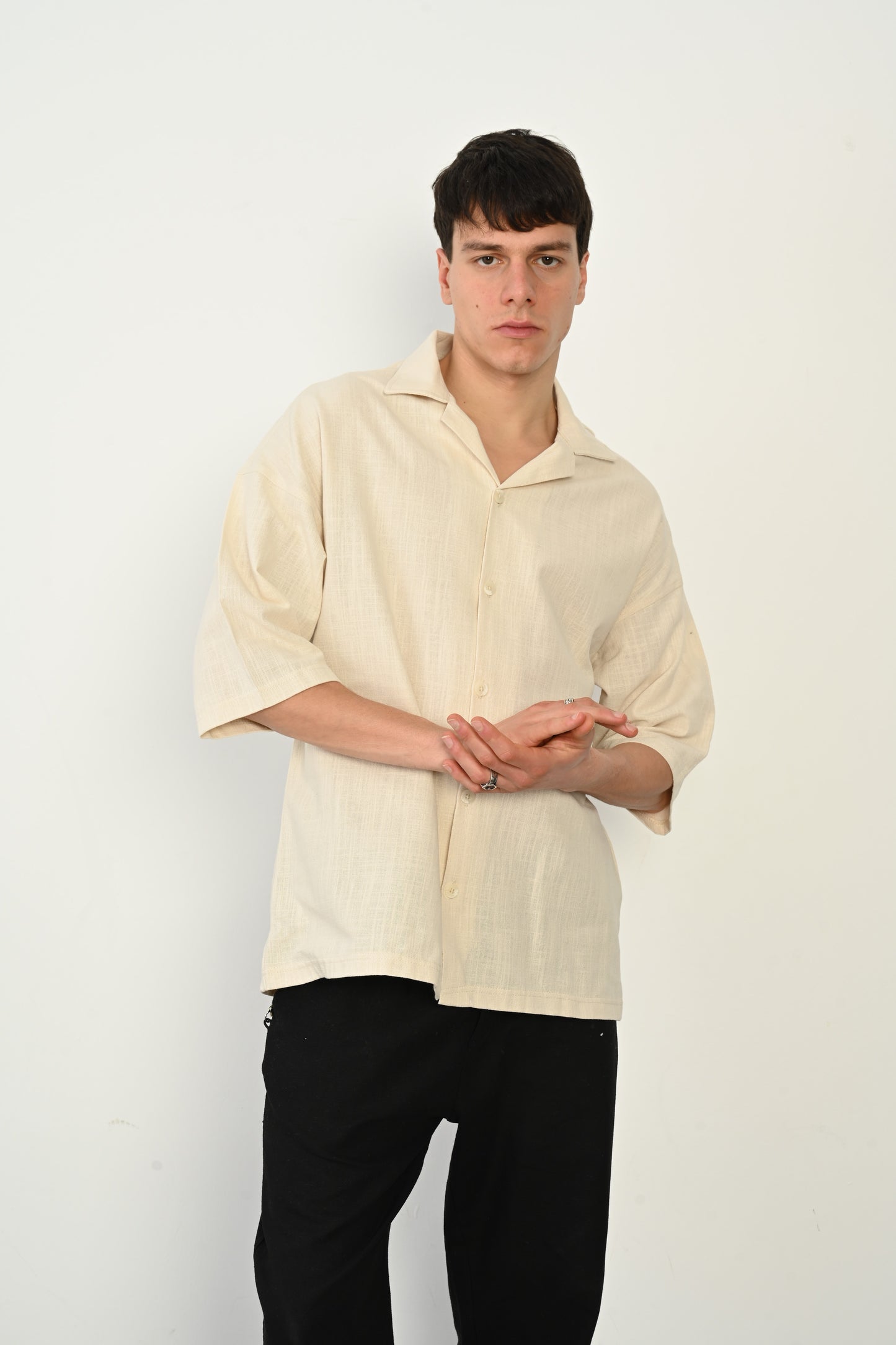 color:beige