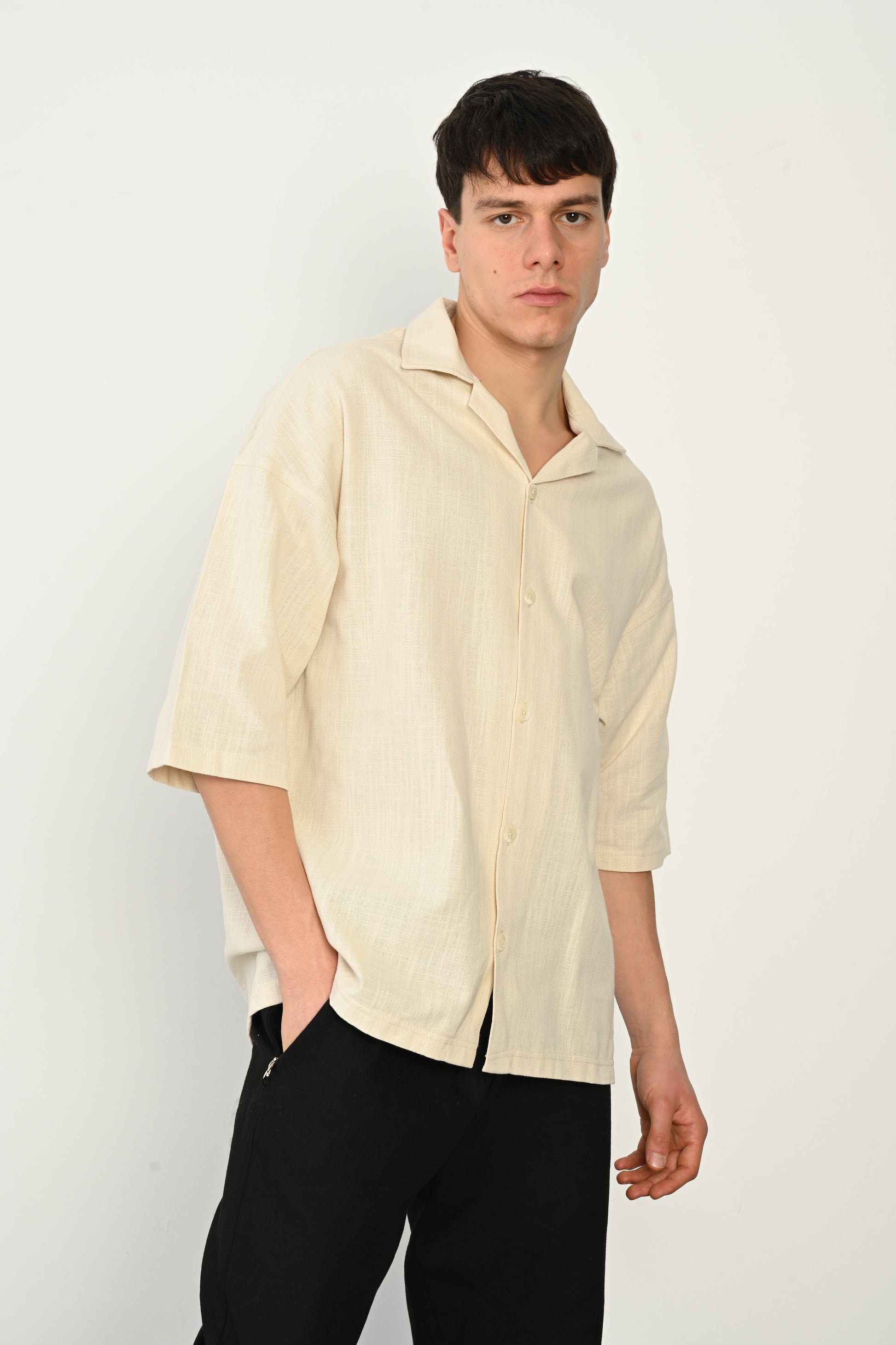 color:beige