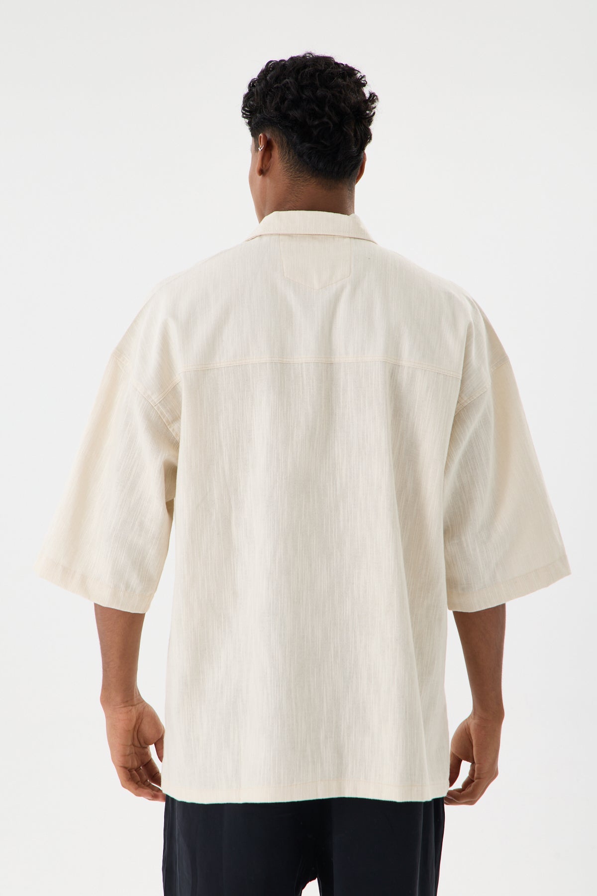 color:beige