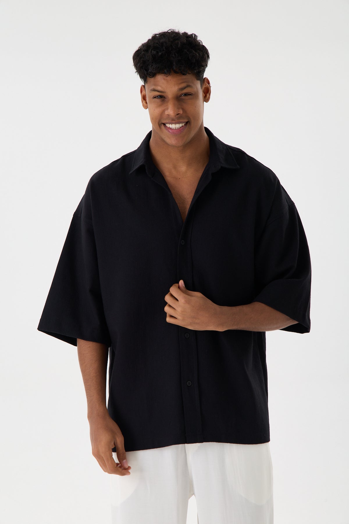 color:black
