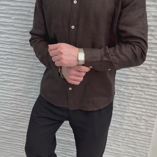 color:brown