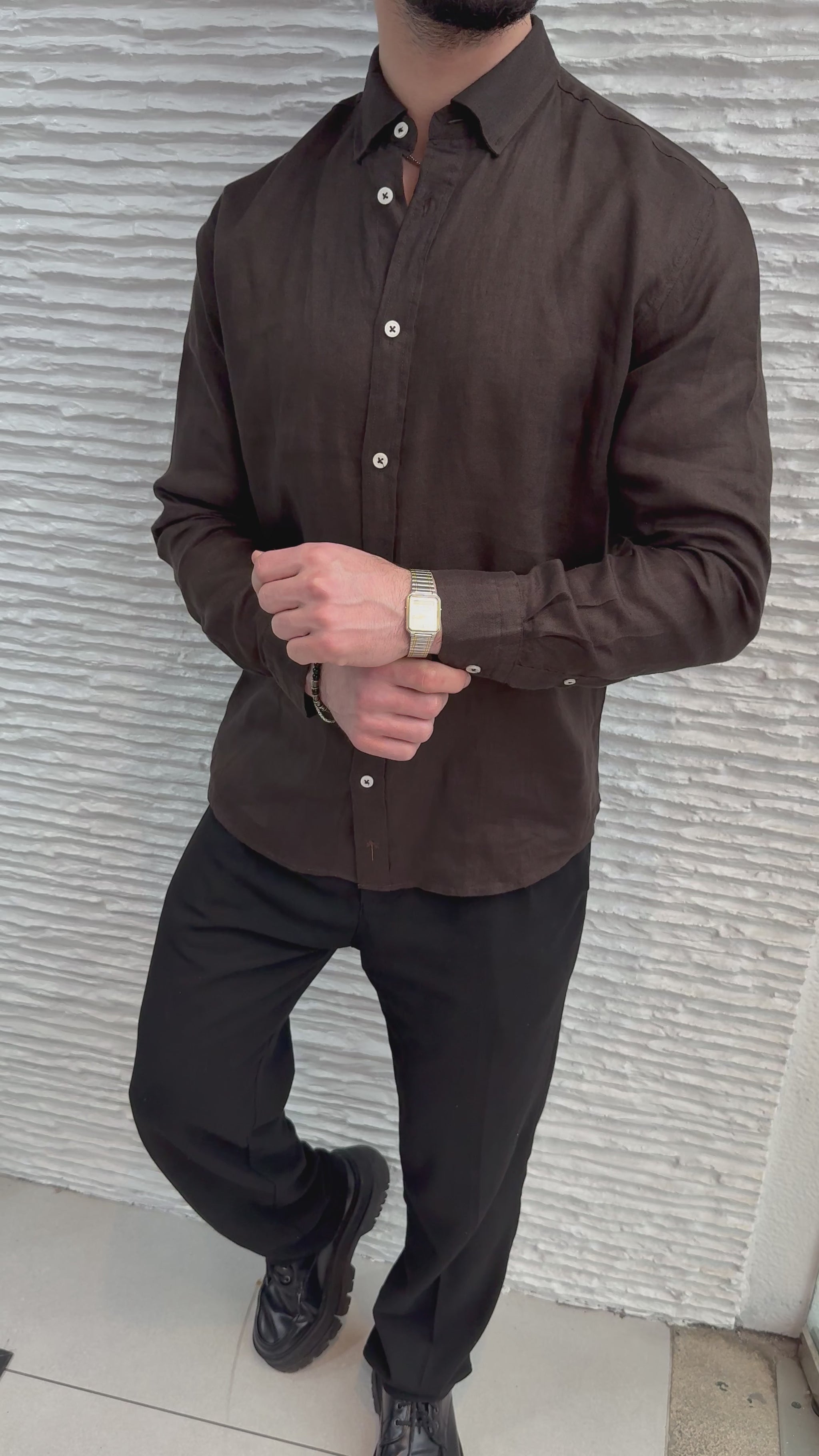color:brown