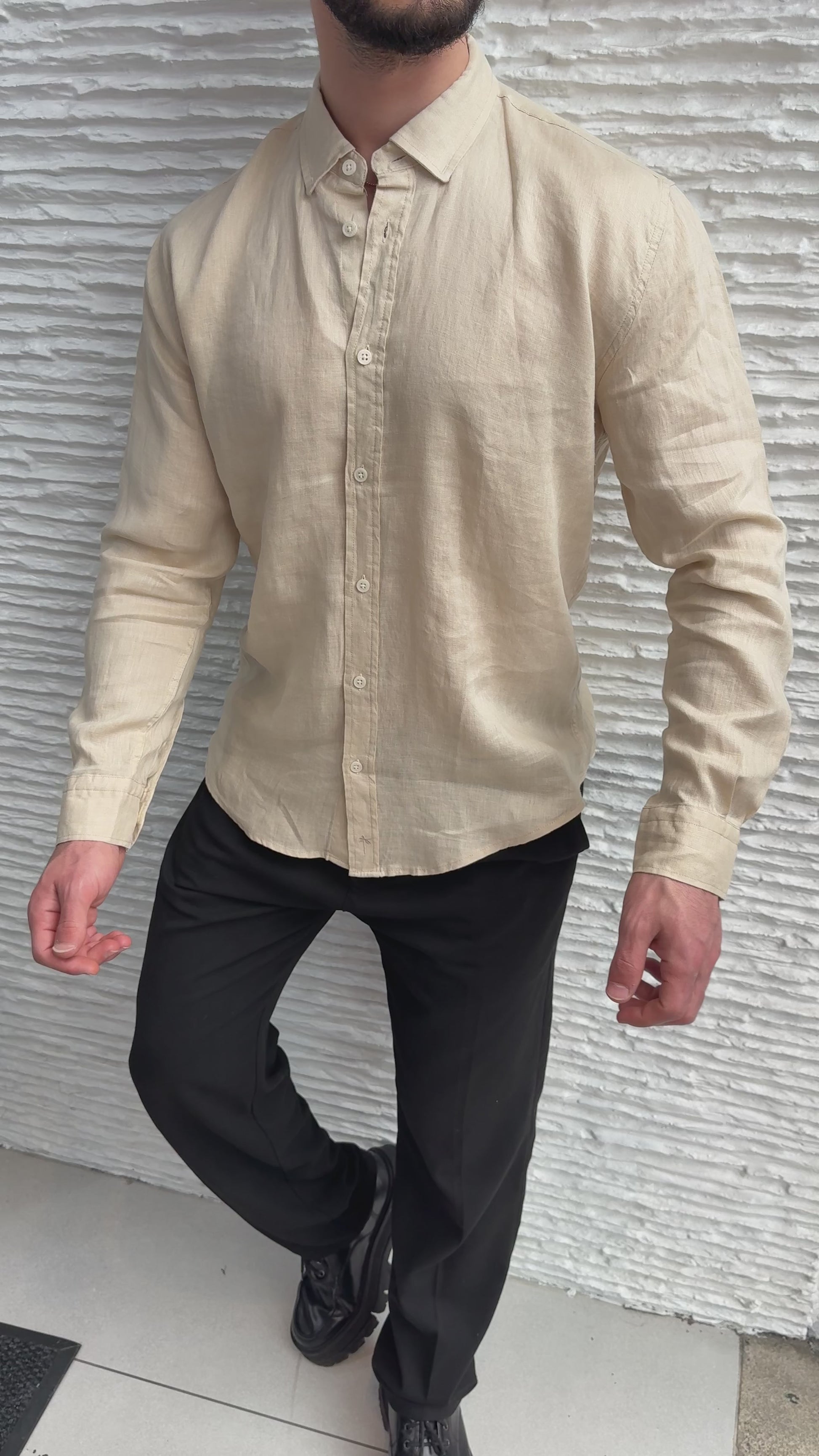 color:beige
