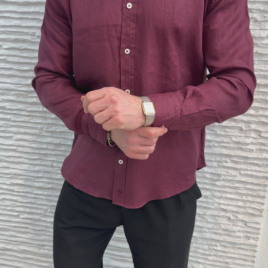 color:burgundy
