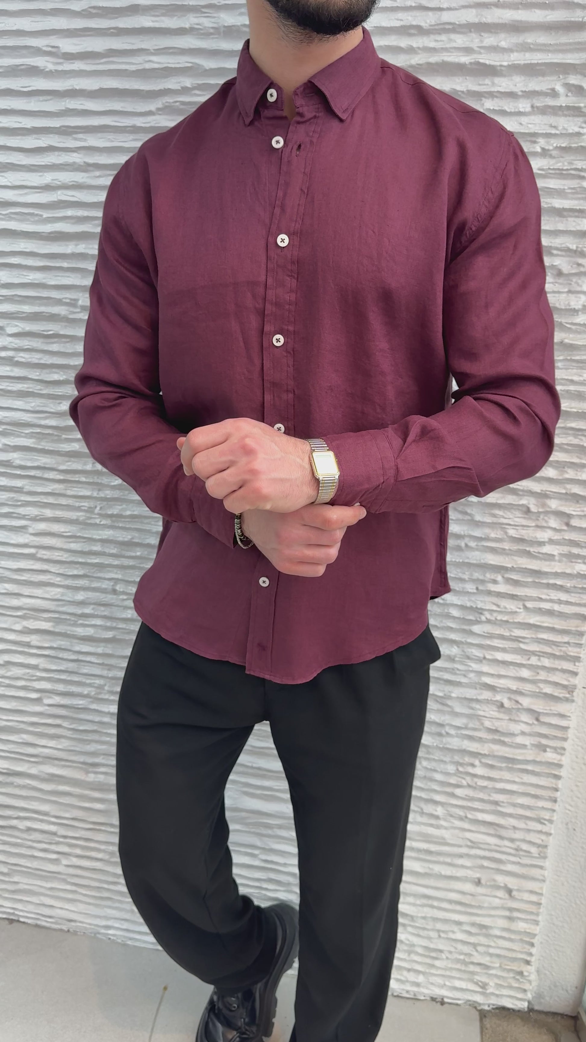 color:burgundy