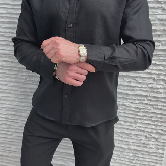 color:black