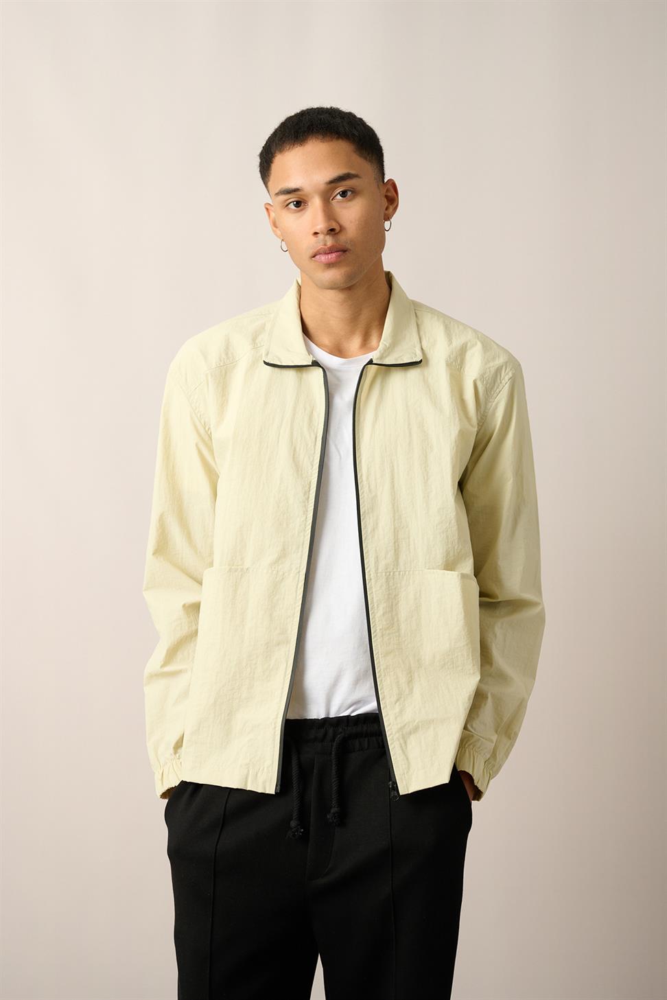 R-2446 Men’s Elastic Cuff Pocket Detail Parachute Windbreaker – Beige