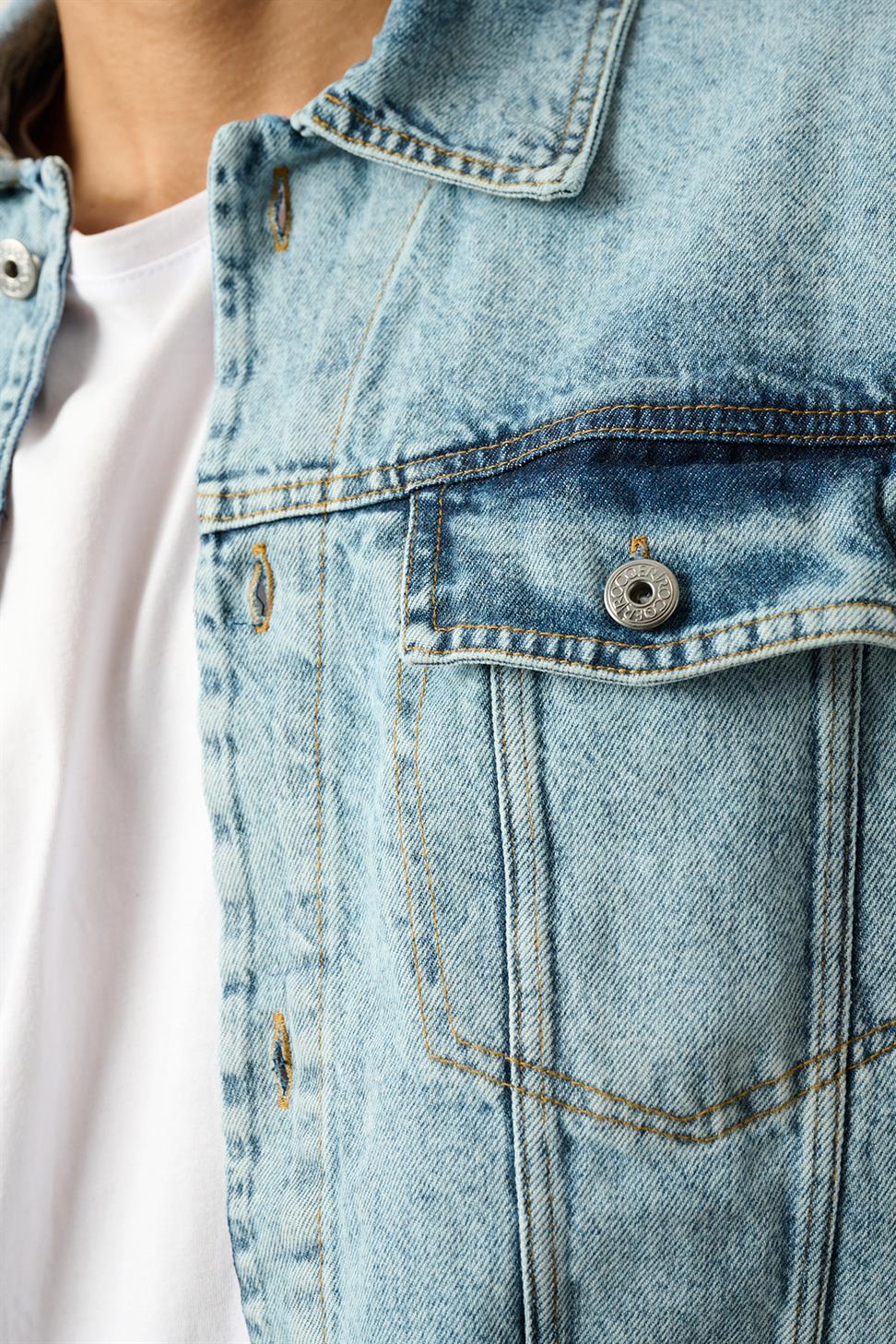 R-2457 Men’s Washed Denim Jacket with Flap Pockets