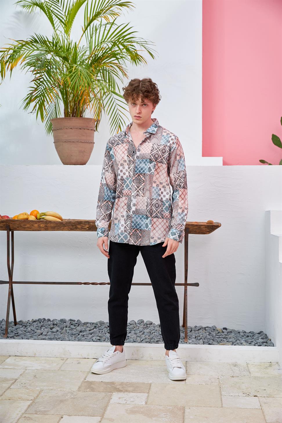 R-3651 Ayaklı  Yaka Kilim Desenli Gizli Patlı Uzun Kol Gömlek