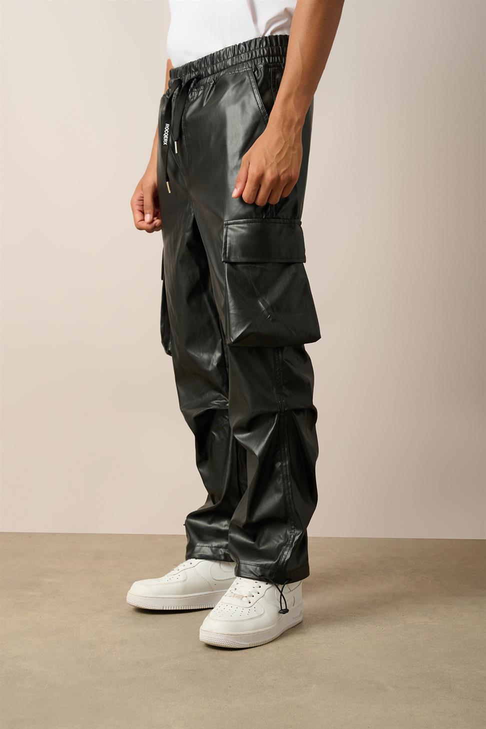 R-4348 Men’s Cargo Pocket Knee Detail Leather Pants – Black