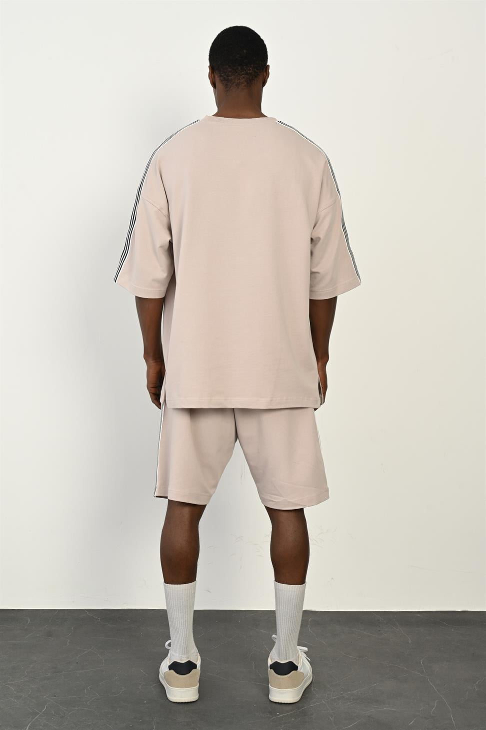 R-4368 Striped Detail T-Shirt & Shorts Two-Thread Set – Beige
