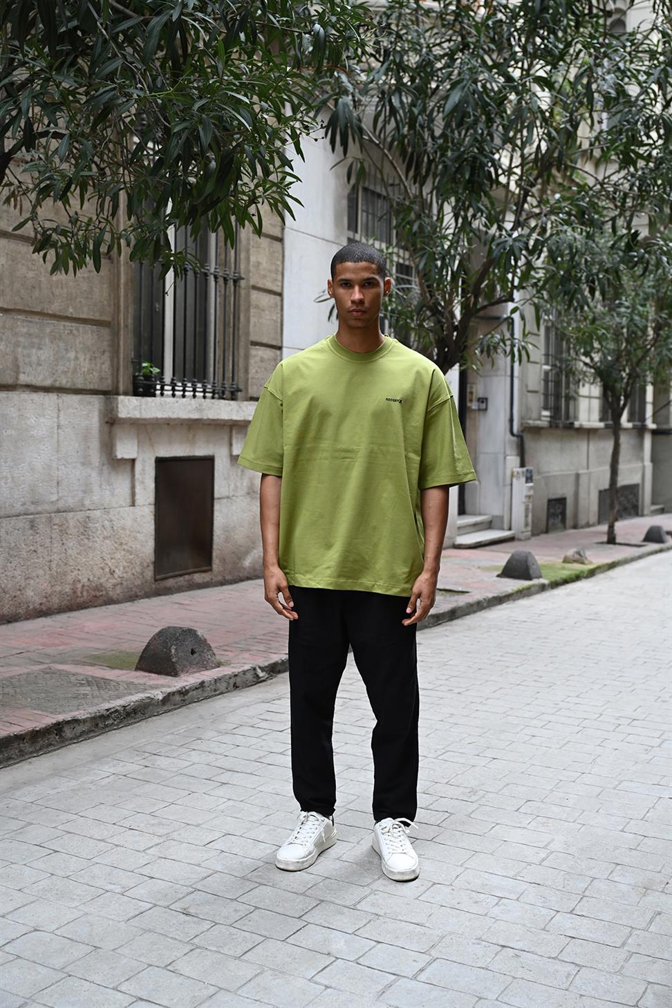 R-5775 Men’s Basic T-Shirt with Rocqerx Print – Green