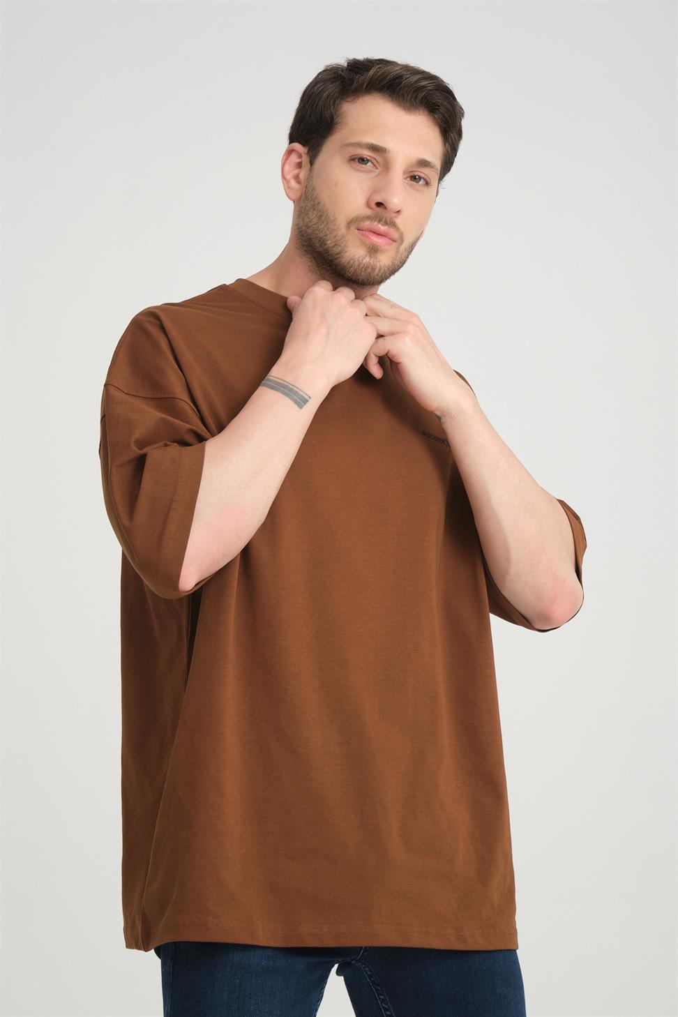 R-5775 Men’s Basic T-Shirt with Rocqerx Print