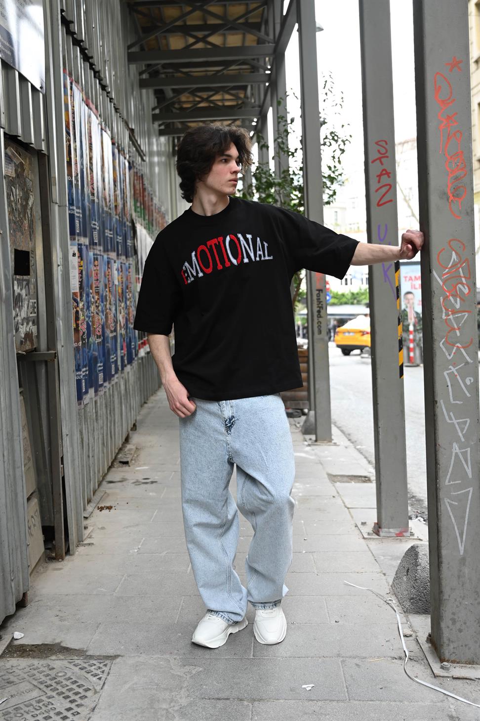 R-5786 Emotional Embroidered Oversize Suprem T-Shirt – Black | 100% Cotton