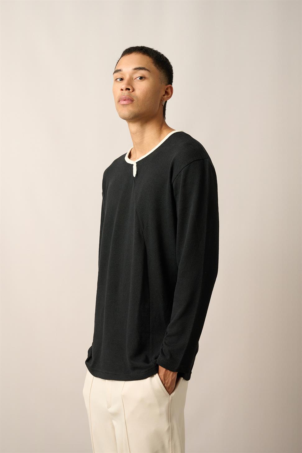 R-5798 Black Crew Neck Jacquard Sweatshirt with Piping Detail