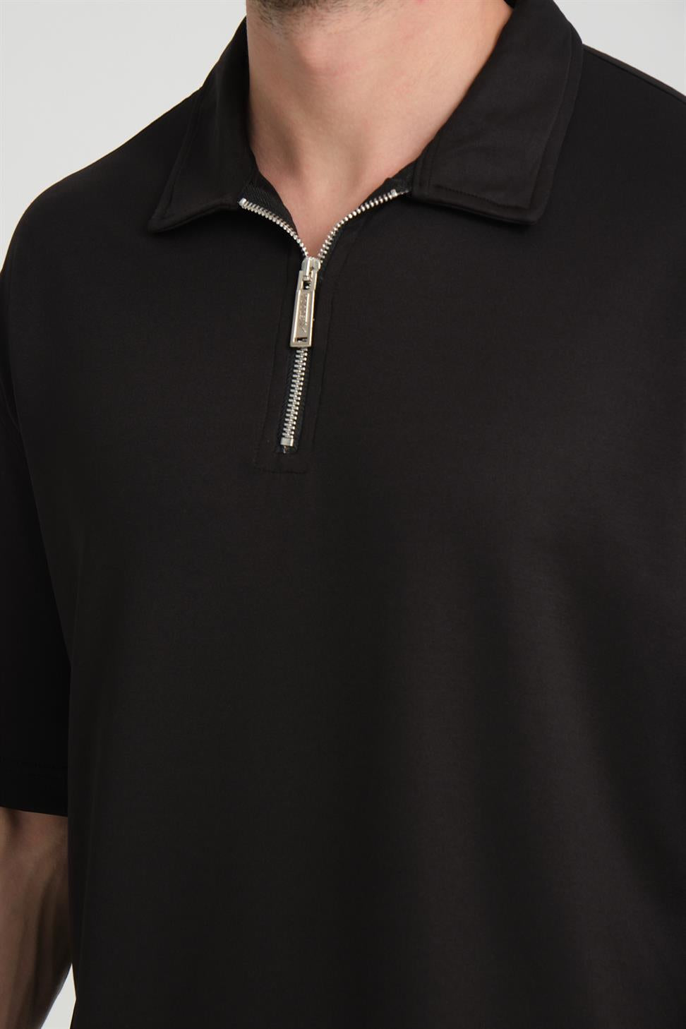 R-5812 Half-Placket Zipper Detail Scuba T-Shirt – Black