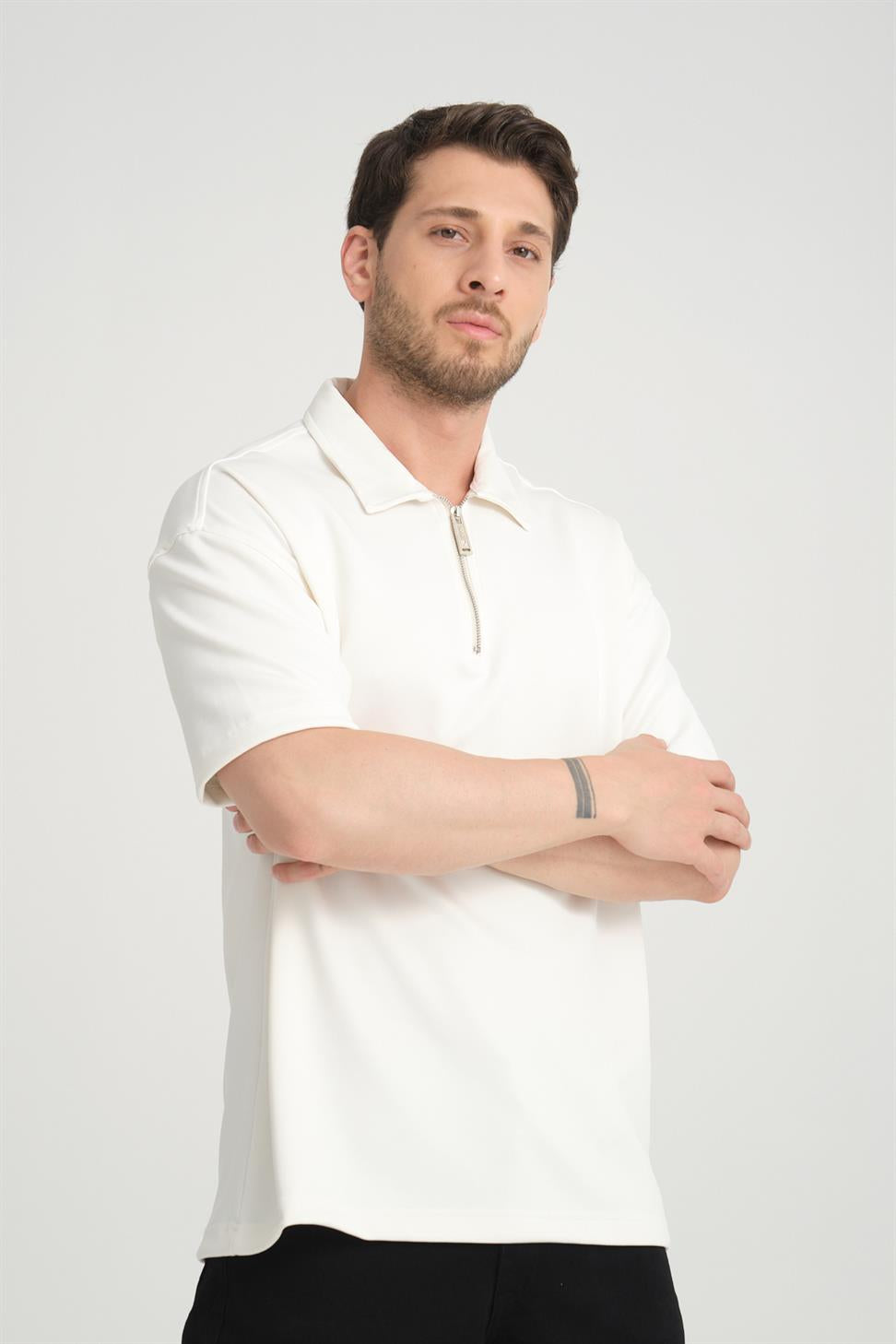 R-5812 Half-Placket Zipper Detail Scuba T-Shirt