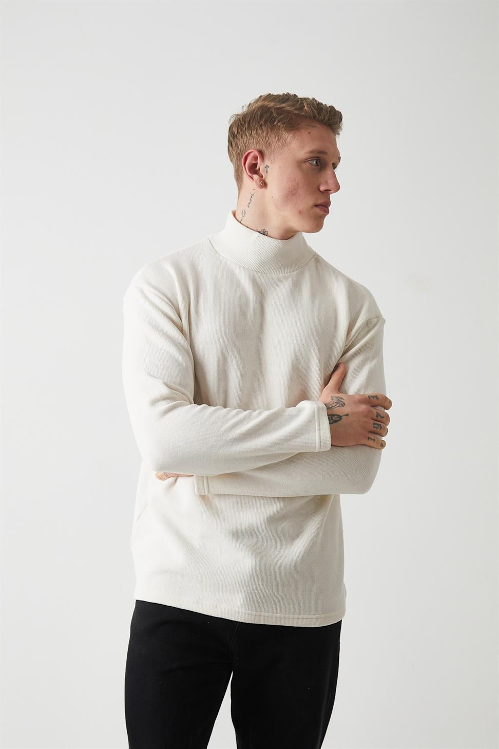 R-5849 Men’s Turtleneck Plain Knitted Sweater – White